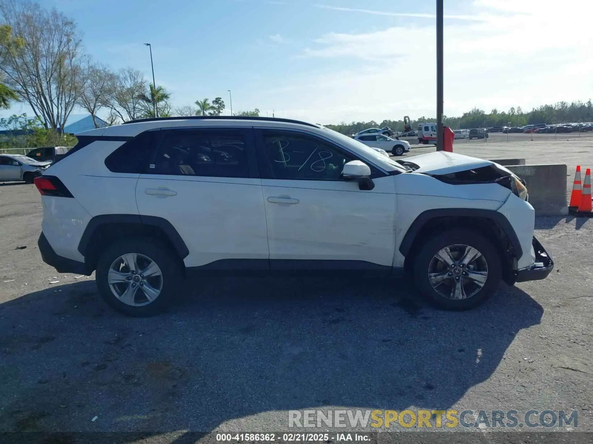 12 fotografías del automóvil dañado JTMW1RFV8KD502118 TOYOTA RAV4 2019