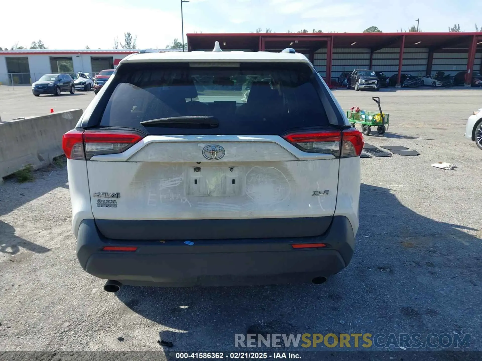 15 fotografías del automóvil dañado JTMW1RFV8KD502118 TOYOTA RAV4 2019