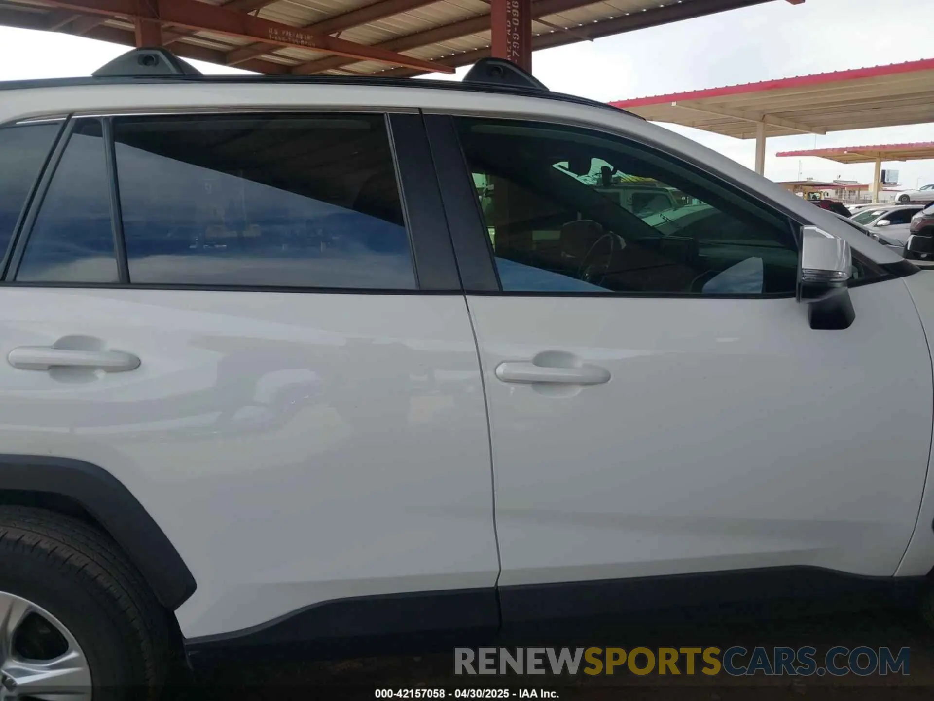 14 fotografías del automóvil dañado JTMW1RFV9KD009824 TOYOTA RAV4 2019