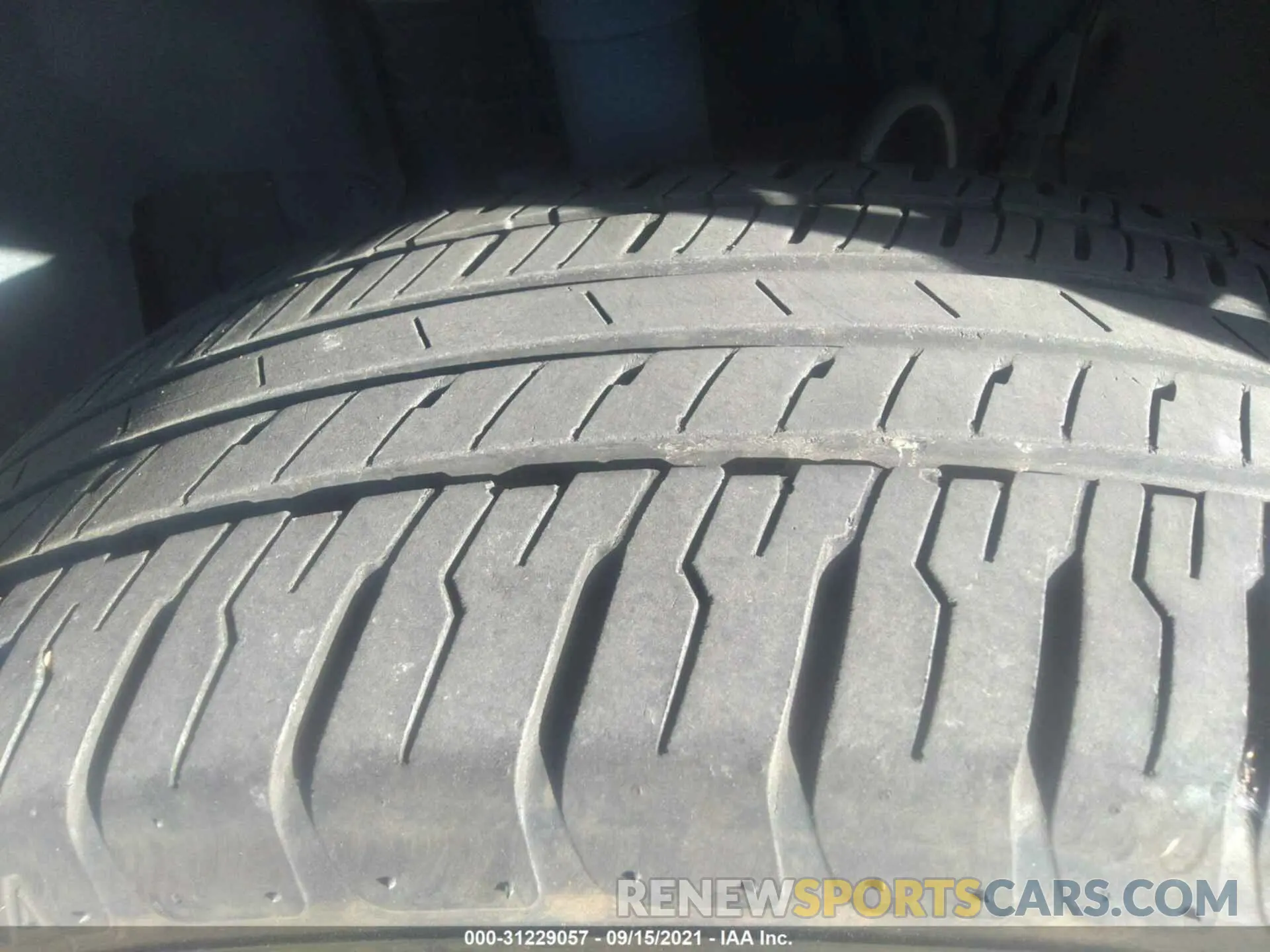 15 fotografías del automóvil dañado JTMW1RFV9KD510812 TOYOTA RAV4 2019