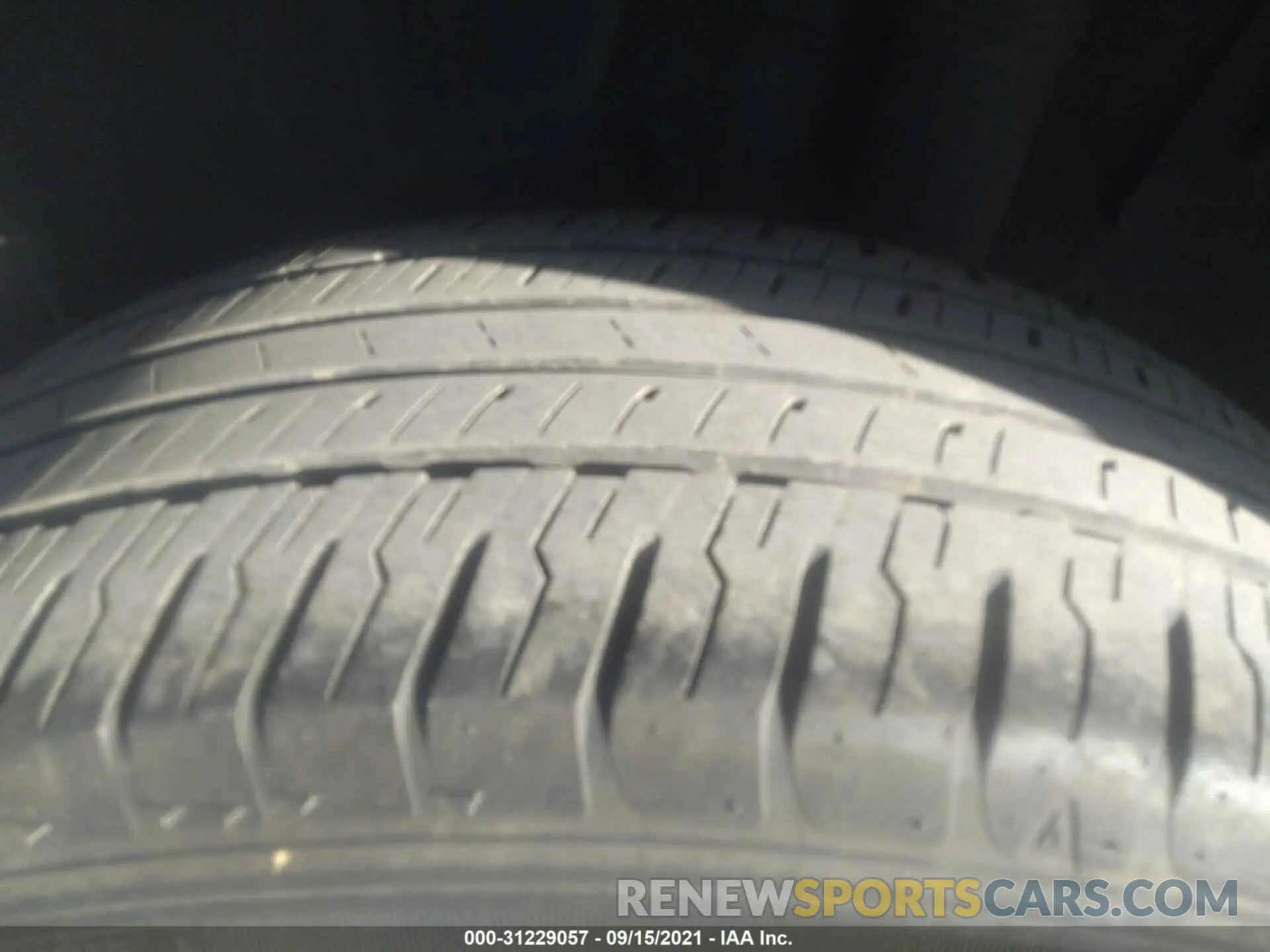 16 fotografías del automóvil dañado JTMW1RFV9KD510812 TOYOTA RAV4 2019