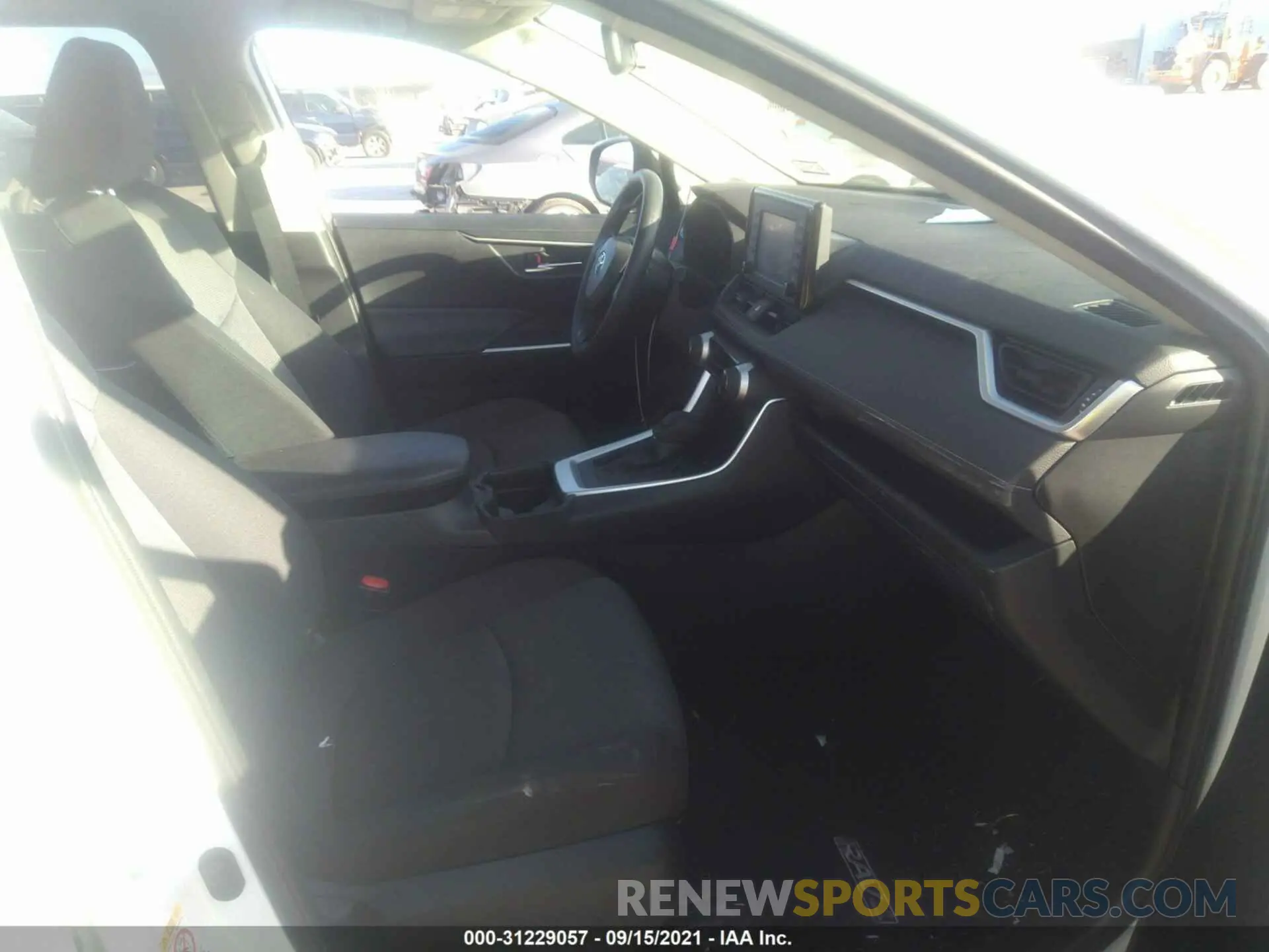 5 fotografías del automóvil dañado JTMW1RFV9KD510812 TOYOTA RAV4 2019