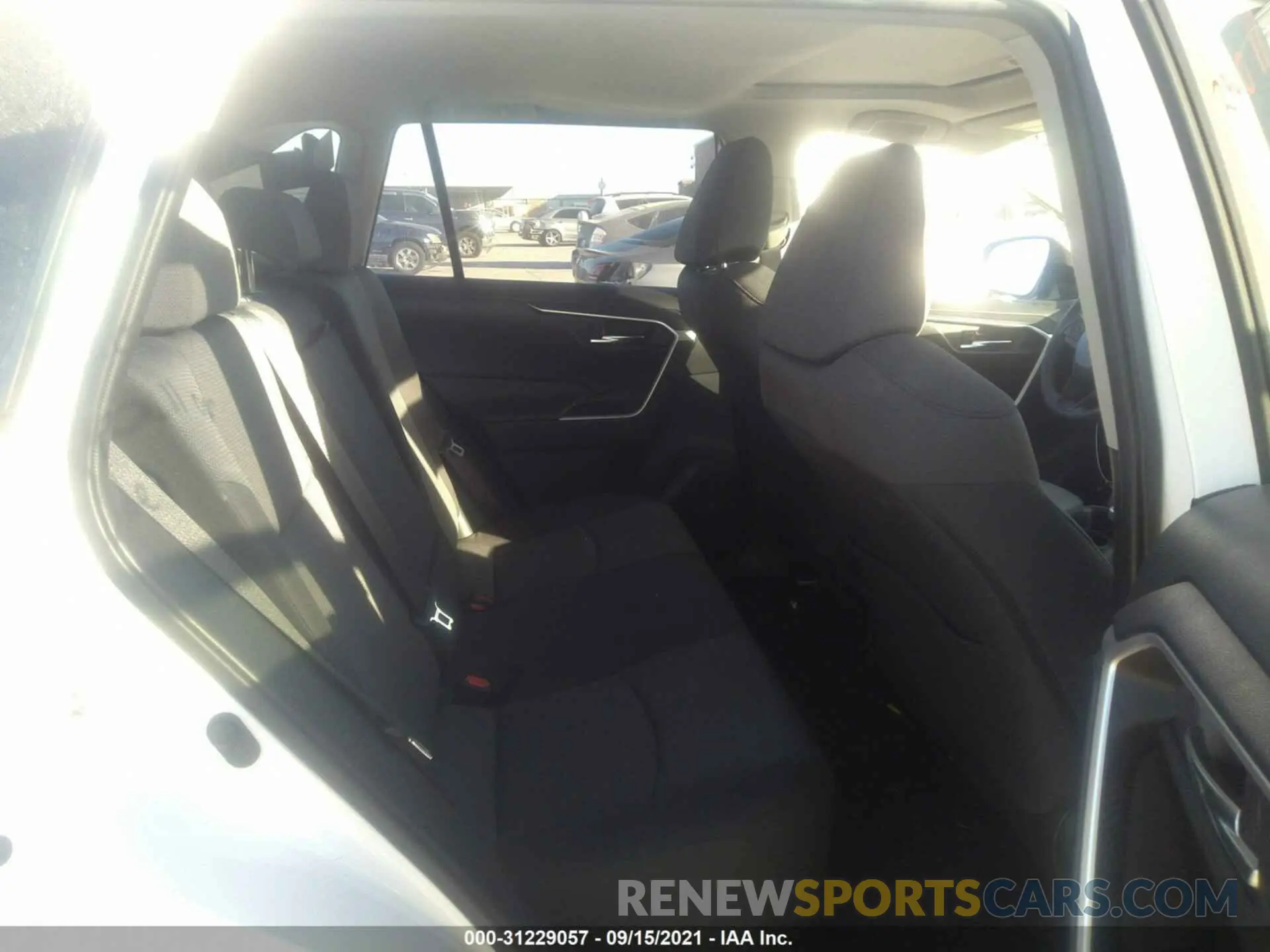 8 fotografías del automóvil dañado JTMW1RFV9KD510812 TOYOTA RAV4 2019