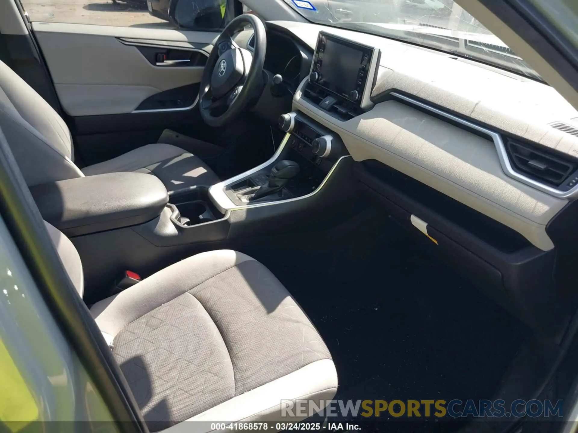 5 fotografías del automóvil dañado JTMW1RFVXKD035994 TOYOTA RAV4 2019