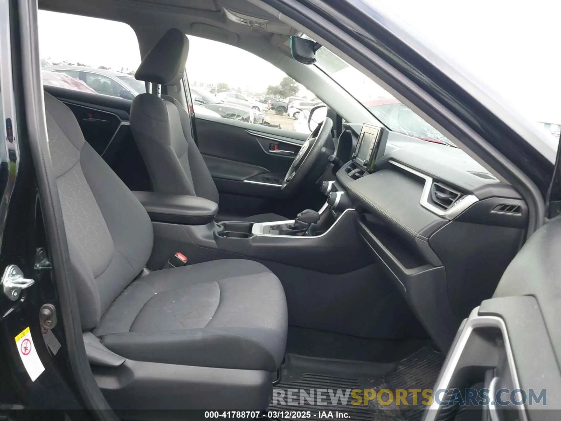 5 fotografías del automóvil dañado JTMW1RFVXKD502802 TOYOTA RAV4 2019