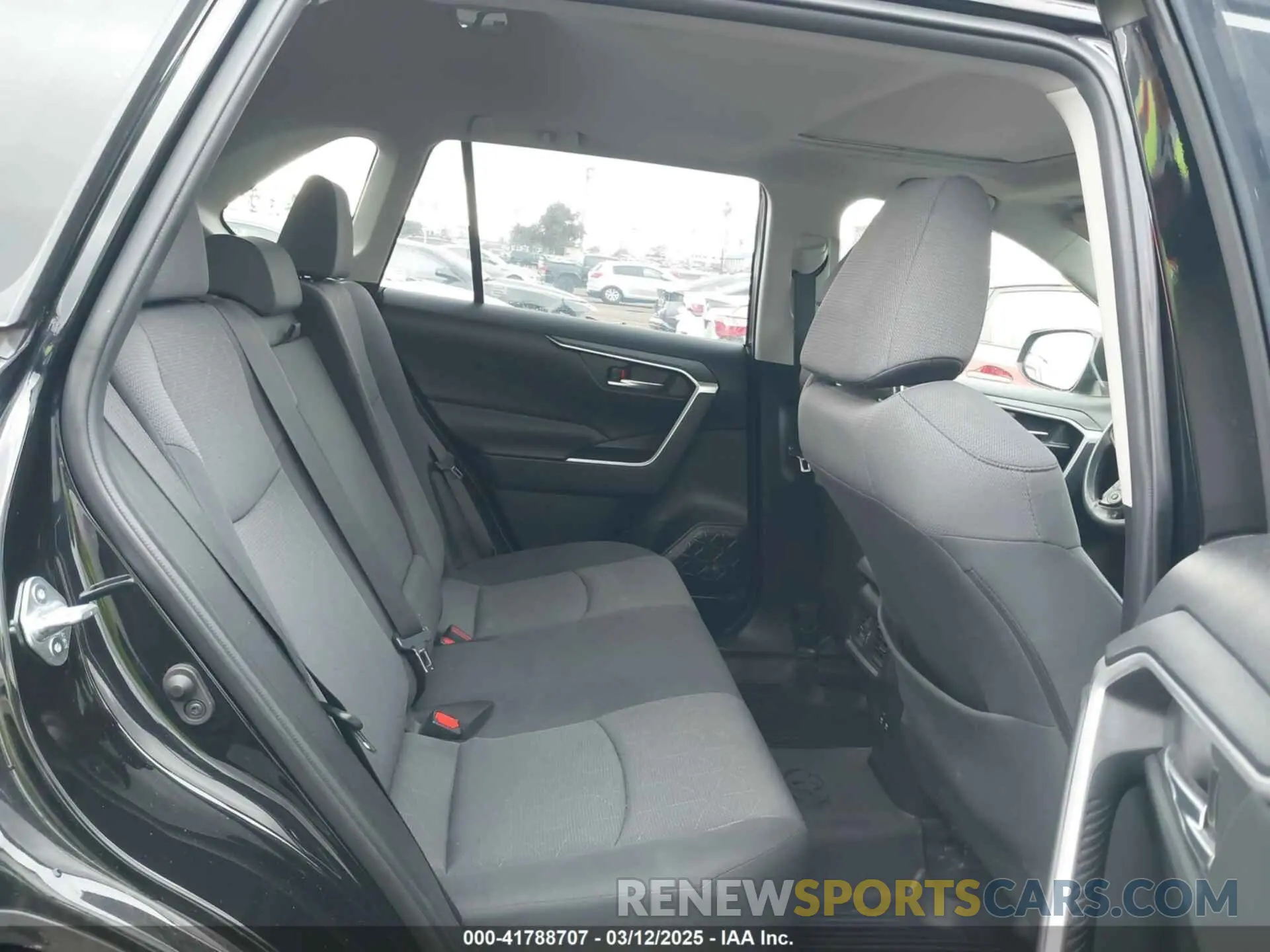 8 fotografías del automóvil dañado JTMW1RFVXKD502802 TOYOTA RAV4 2019