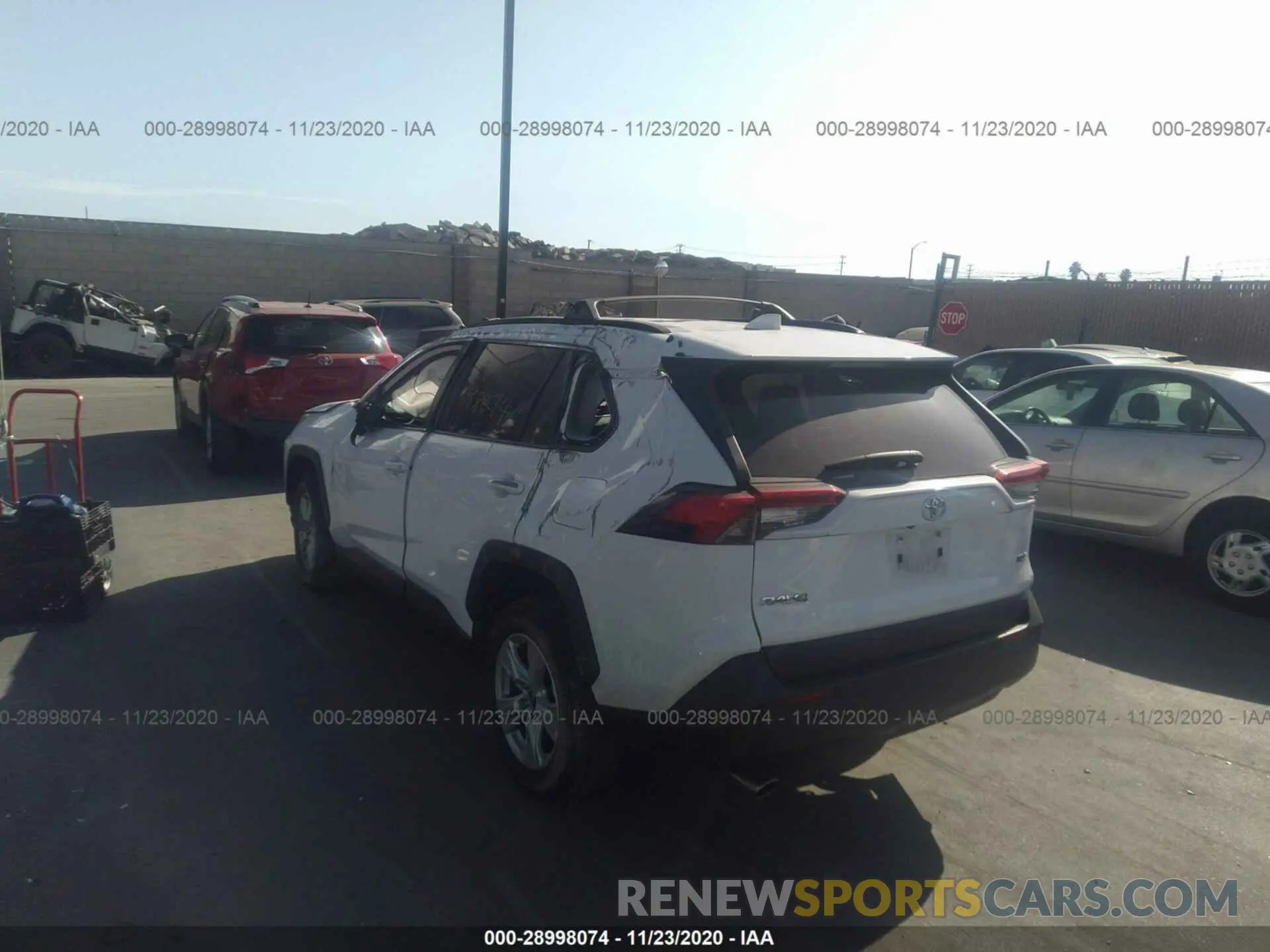 3 fotografías del automóvil dañado JTMW1RFVXKD508065 TOYOTA RAV4 2019