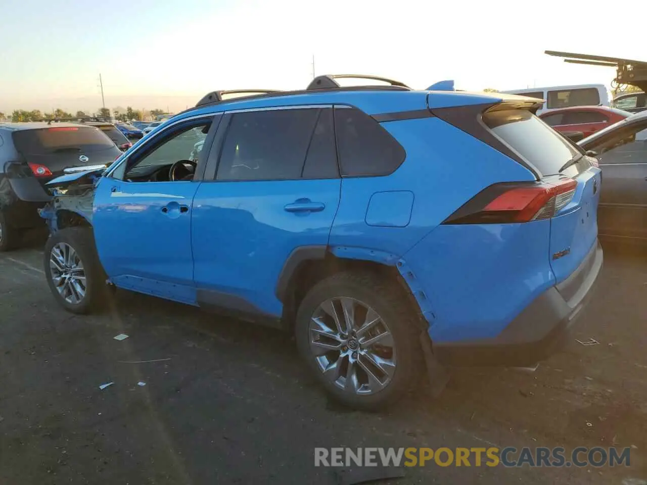2 fotografías del automóvil dañado 2T3A1RFV1LC112364 TOYOTA RAV4 2020