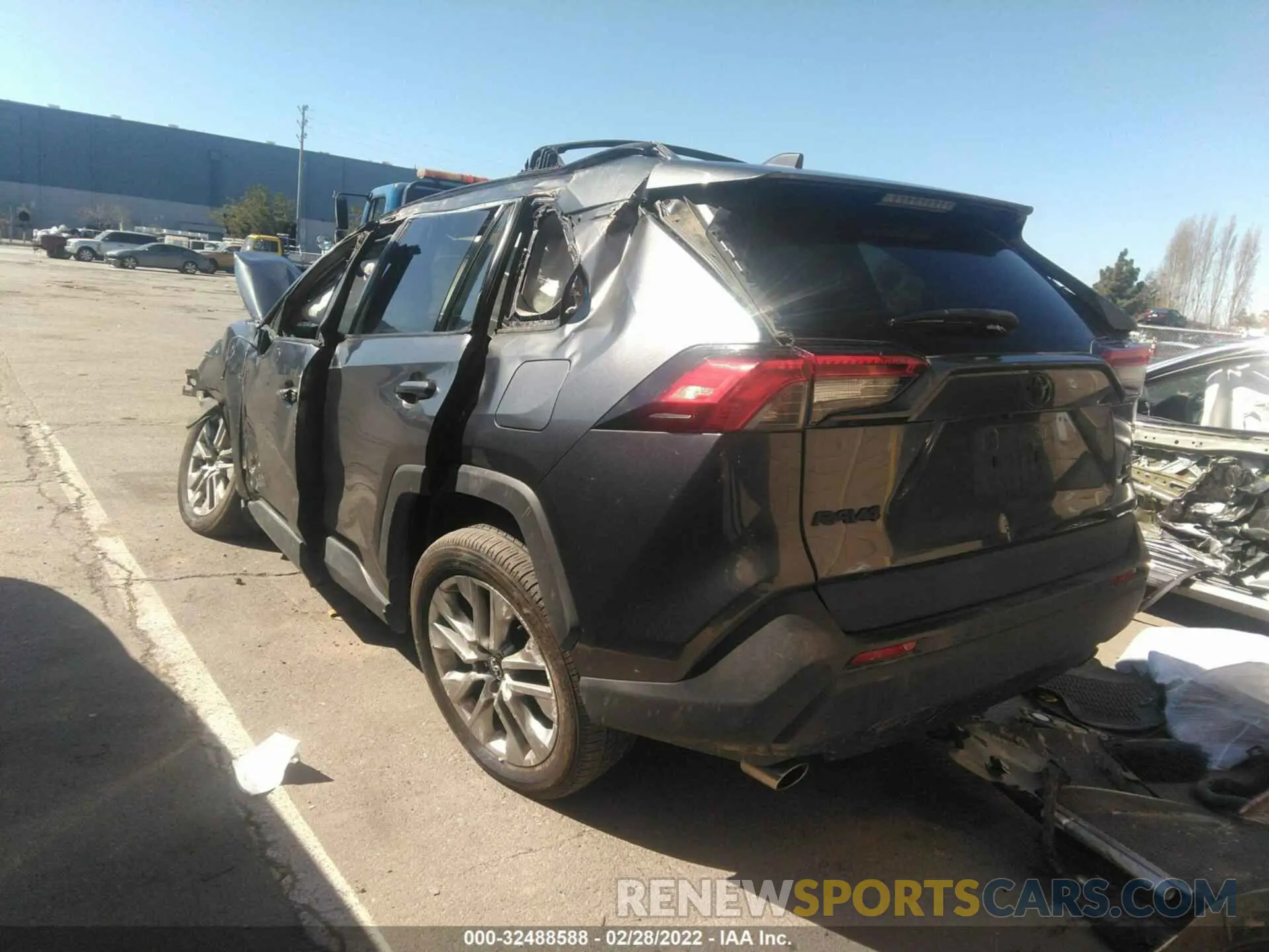 3 fotografías del automóvil dañado 2T3A1RFV4LC140403 TOYOTA RAV4 2020