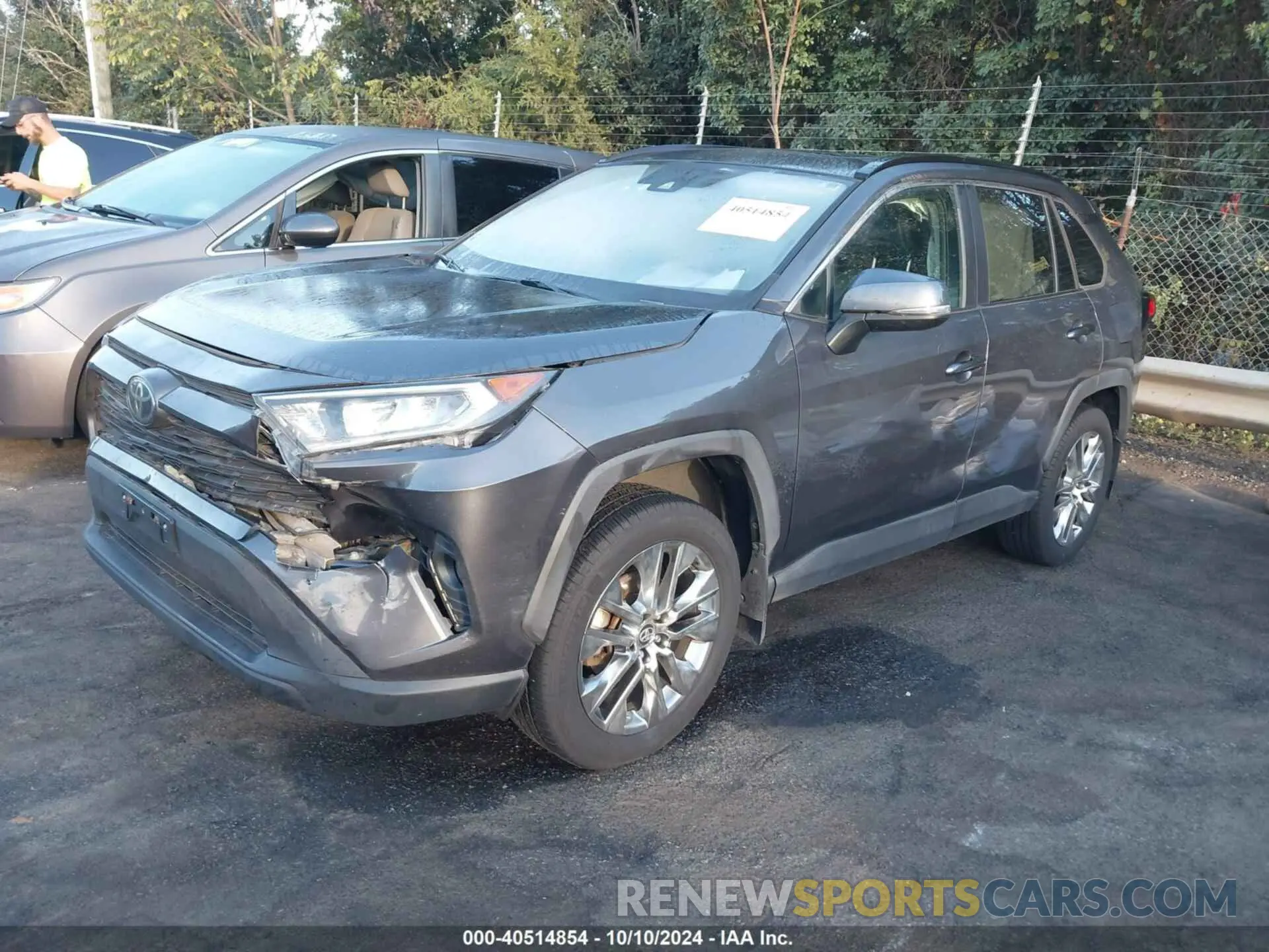 2 fotografías del automóvil dañado 2T3A1RFVXLW138699 TOYOTA RAV4 2020