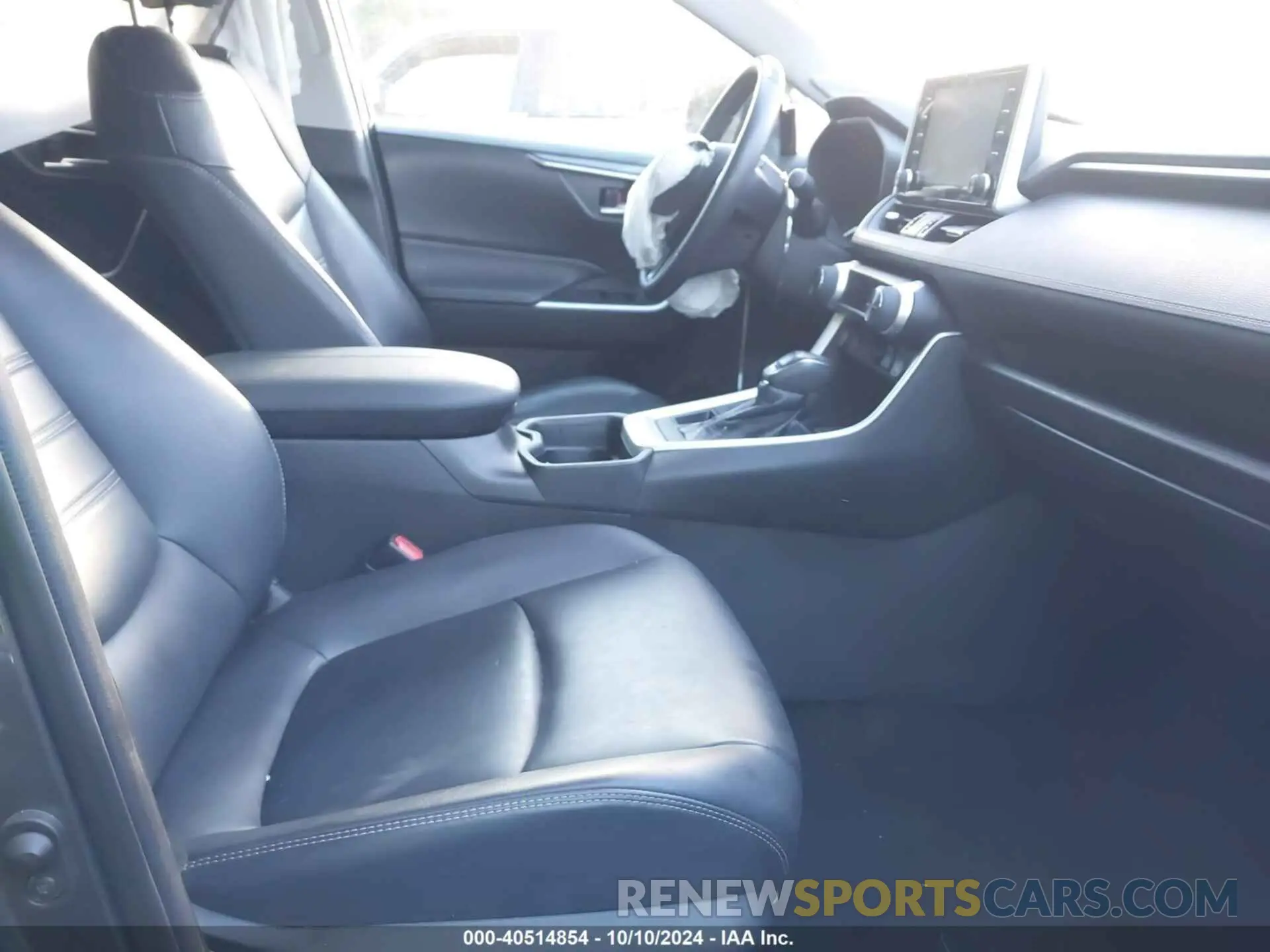 5 fotografías del automóvil dañado 2T3A1RFVXLW138699 TOYOTA RAV4 2020