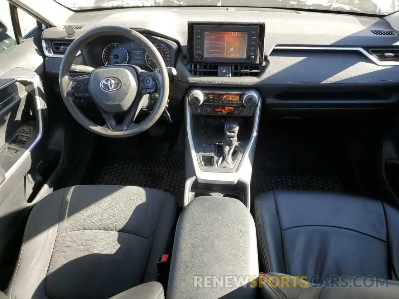 8 fotografías del automóvil dañado 2T3B1RFV0LW094023 TOYOTA RAV4 2020