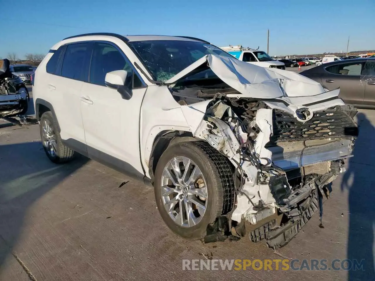 4 fotografías del automóvil dañado 2T3C1RFV0LC037343 TOYOTA RAV4 2020