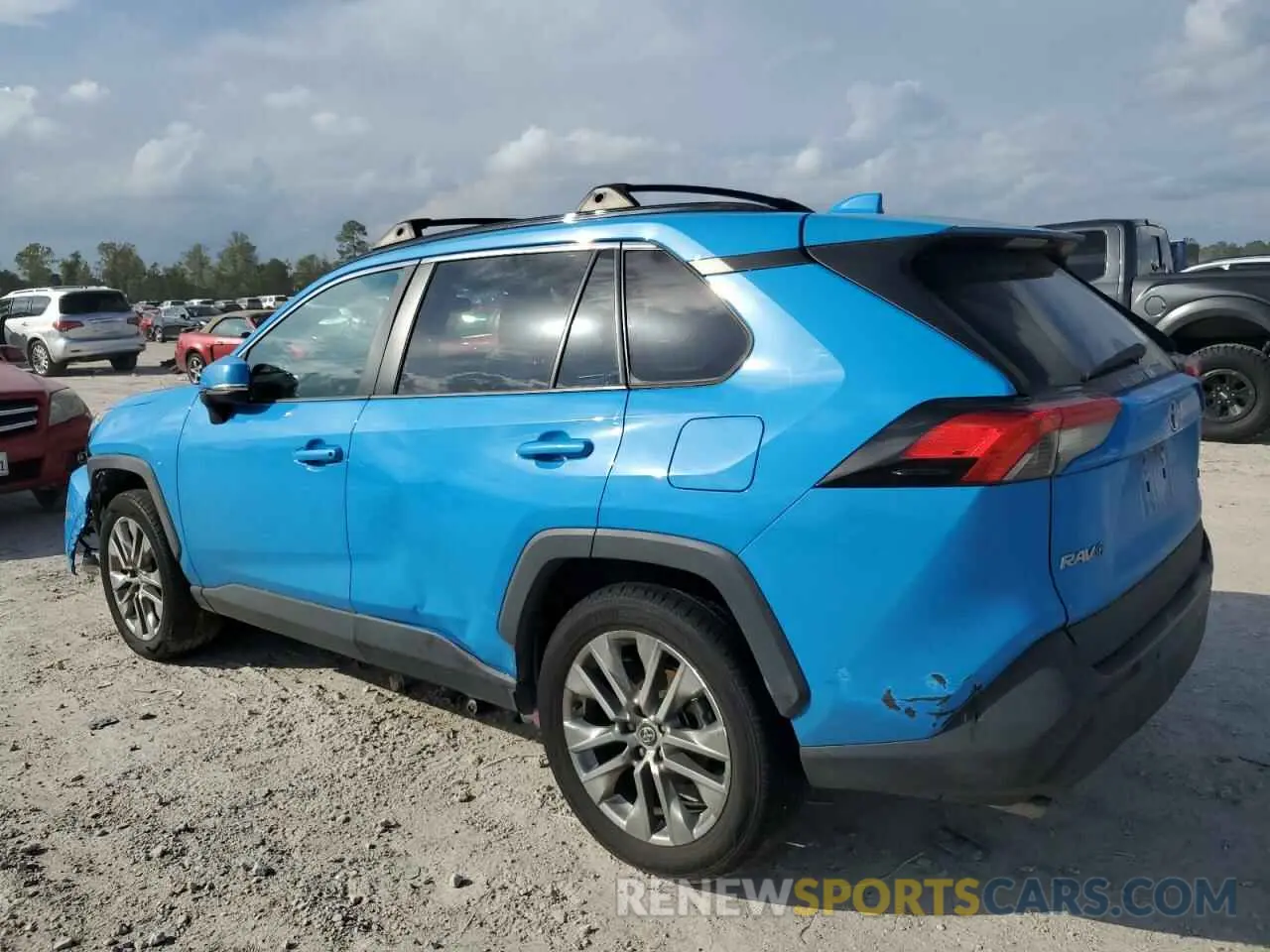 2 fotografías del automóvil dañado 2T3C1RFV0LC043157 TOYOTA RAV4 2020