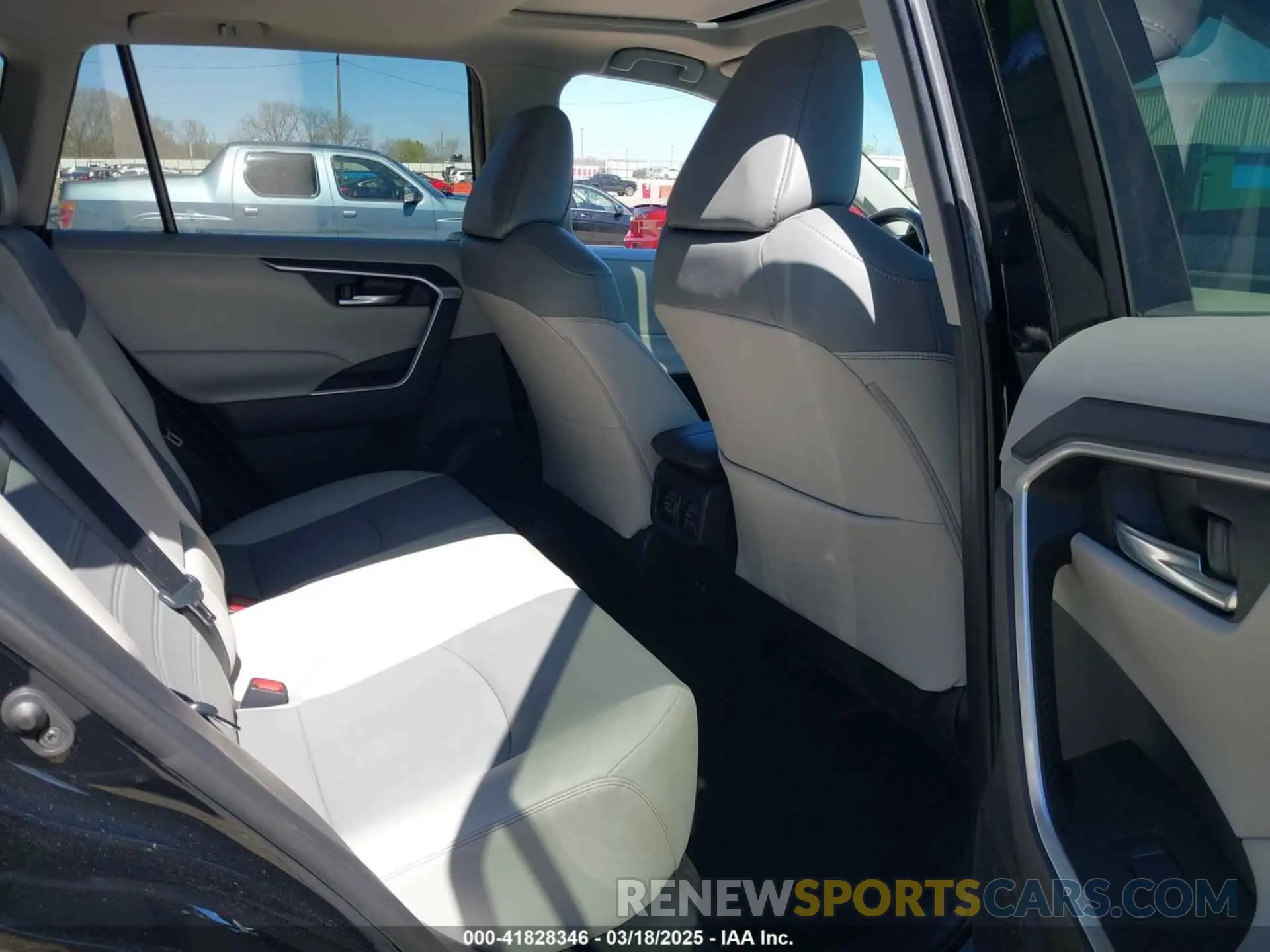 8 fotografías del automóvil dañado 2T3C1RFV3LC049230 TOYOTA RAV4 2020