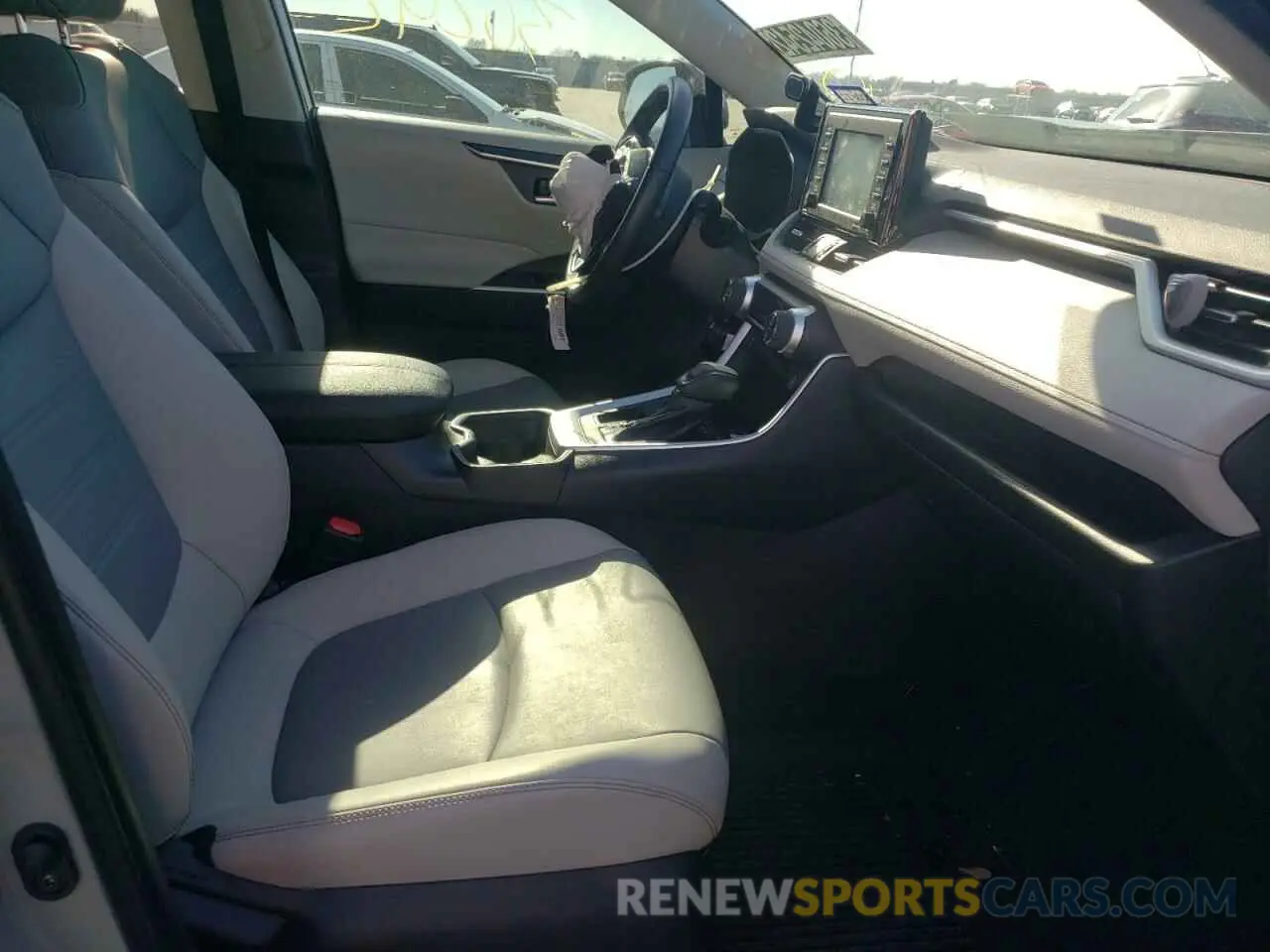 5 fotografías del automóvil dañado 2T3C1RFV6LW079157 TOYOTA RAV4 2020