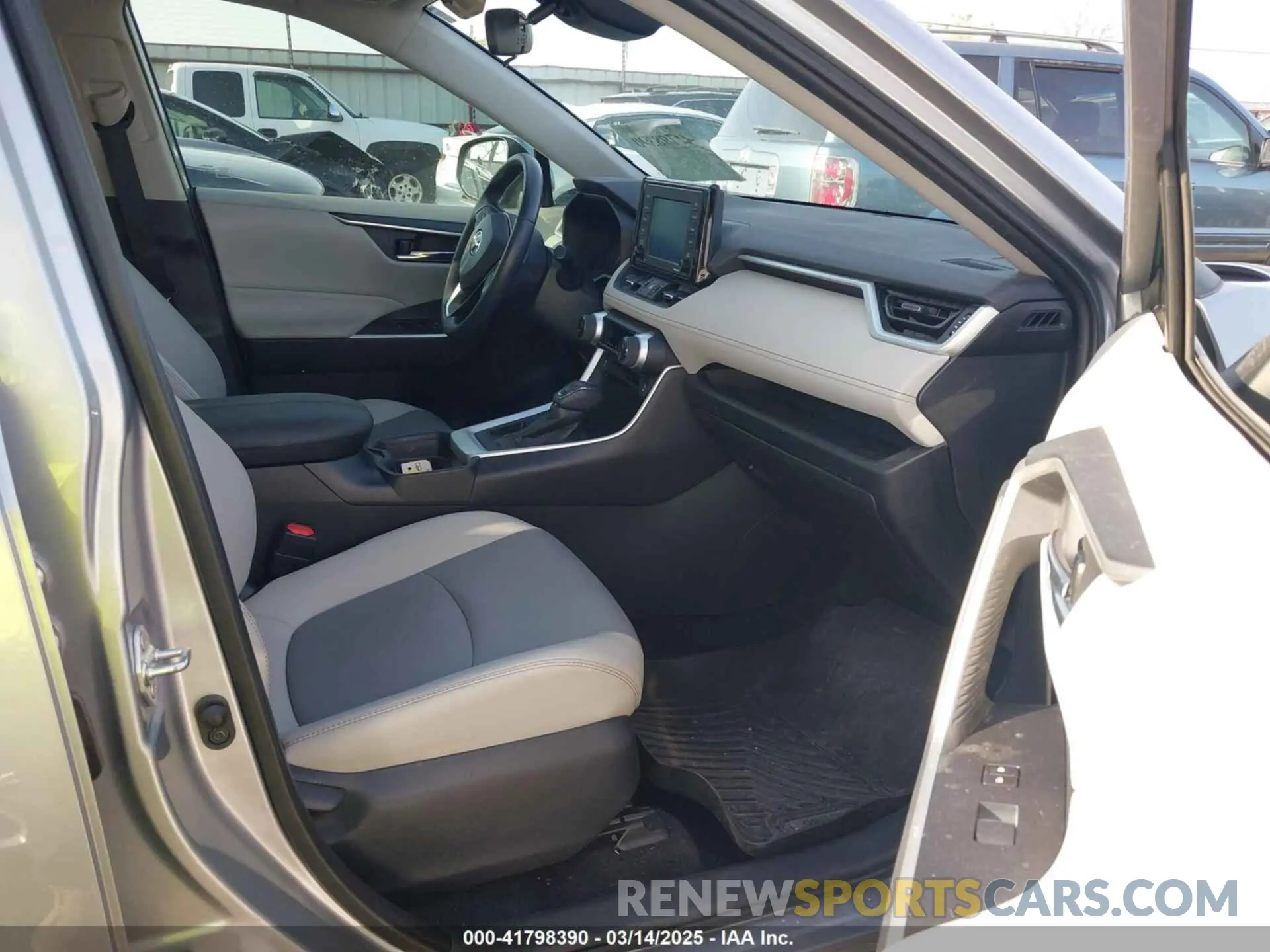 5 fotografías del automóvil dañado 2T3C1RFV7LC037467 TOYOTA RAV4 2020
