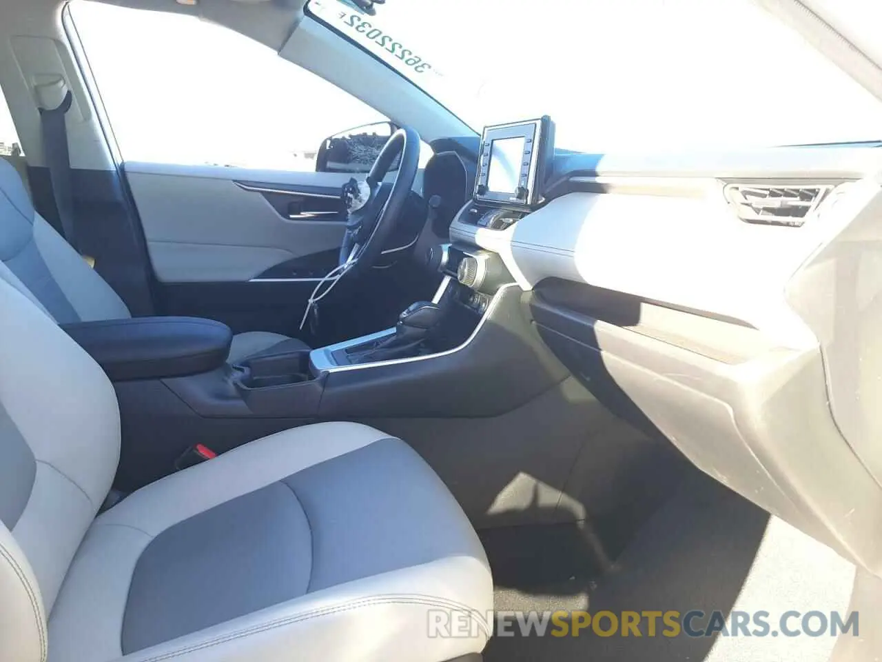 5 fotografías del automóvil dañado 2T3C1RFV9LC085424 TOYOTA RAV4 2020