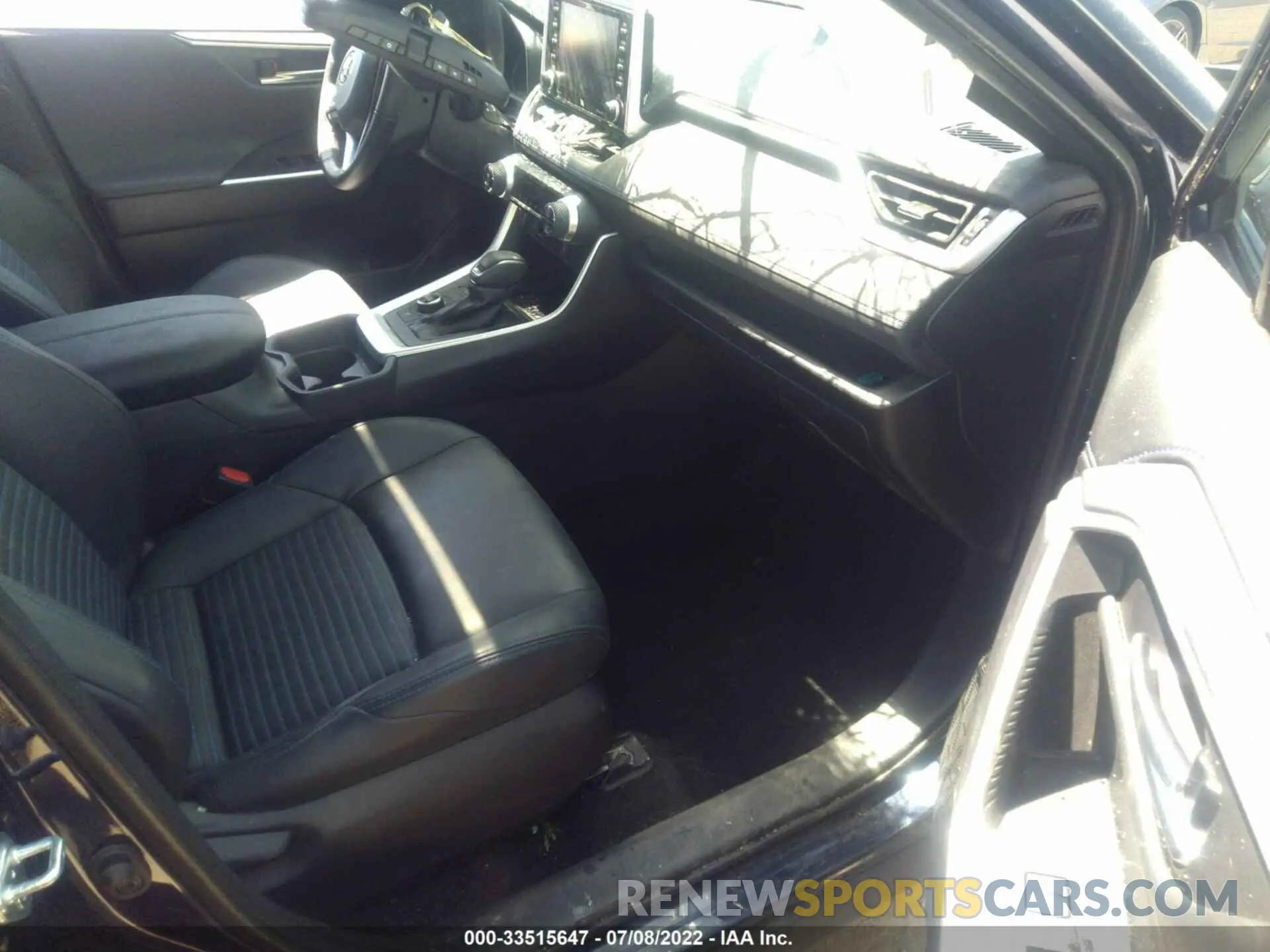 5 fotografías del automóvil dañado 2T3E6RFV5LW001401 TOYOTA RAV4 2020
