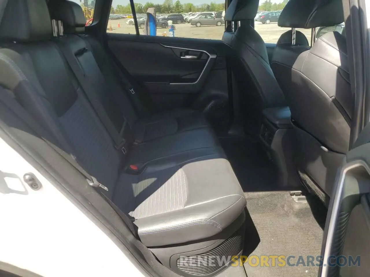 11 fotografías del automóvil dañado 2T3EWRFV8LW080059 TOYOTA RAV4 2020