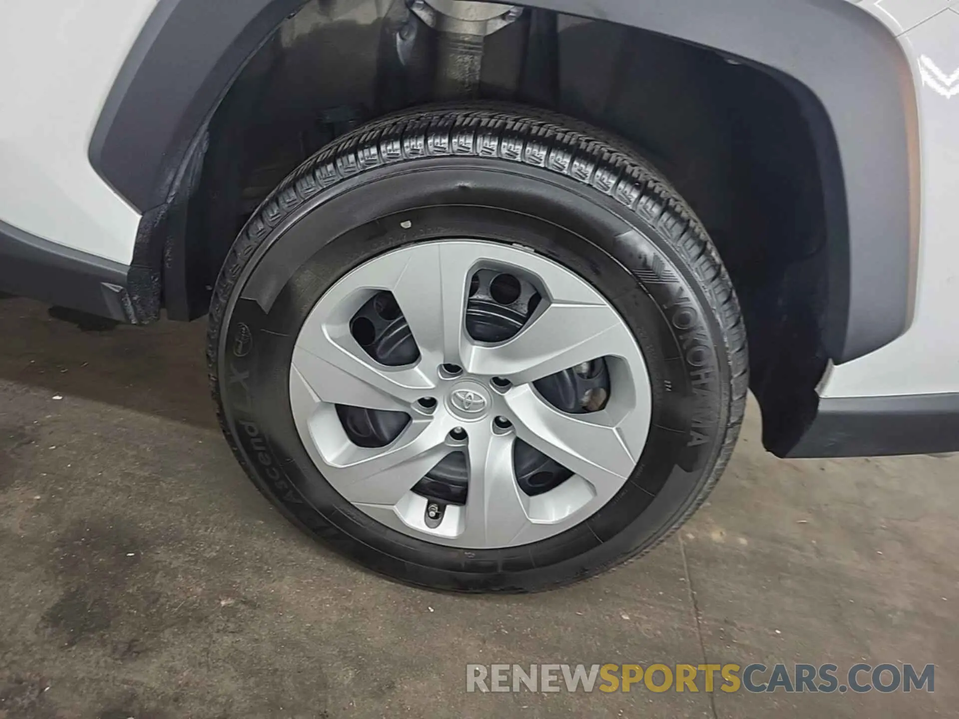 11 fotografías del automóvil dañado 2T3F1RFV0LW130438 TOYOTA RAV4 2020