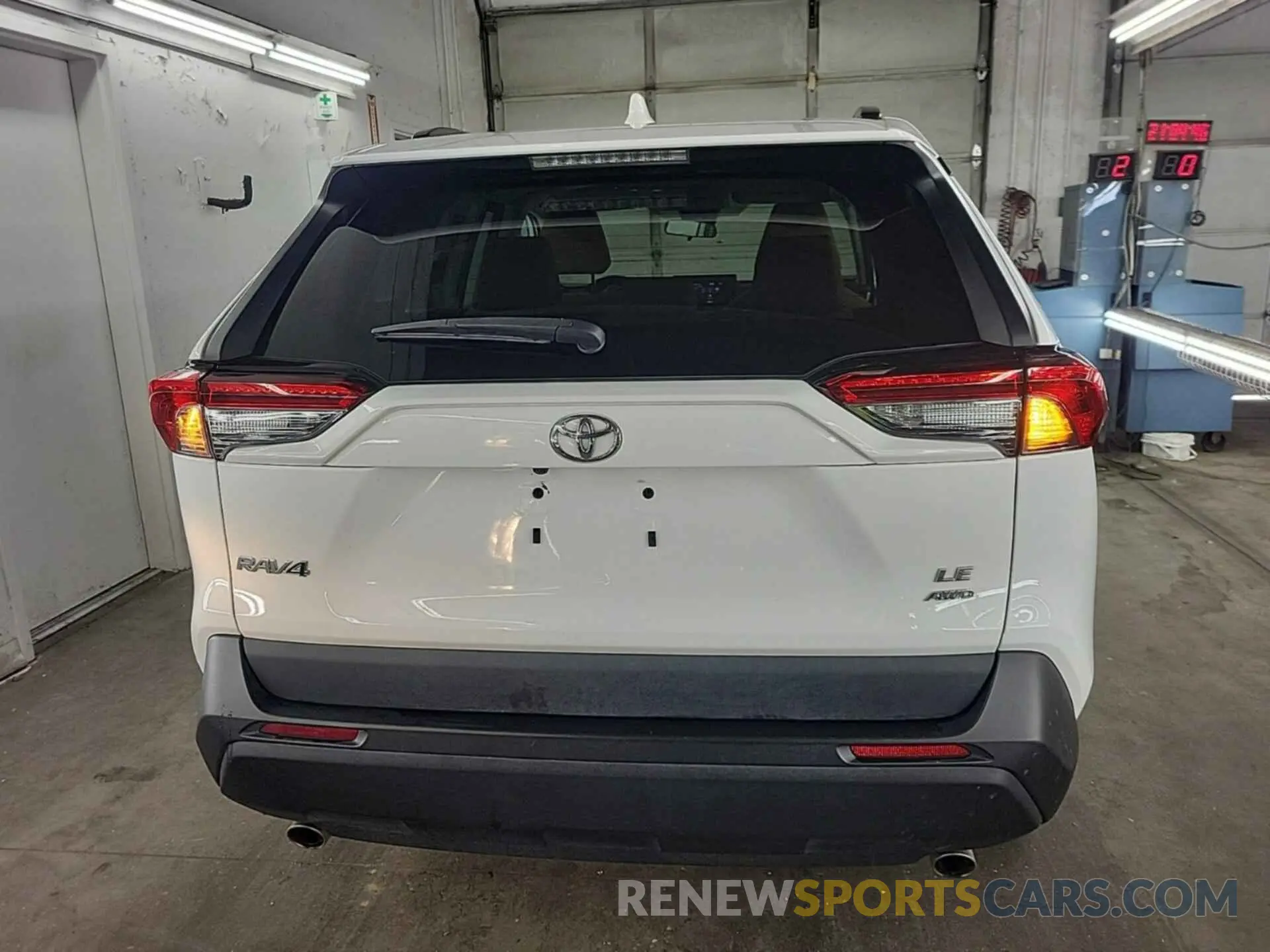 16 fotografías del automóvil dañado 2T3F1RFV0LW130438 TOYOTA RAV4 2020