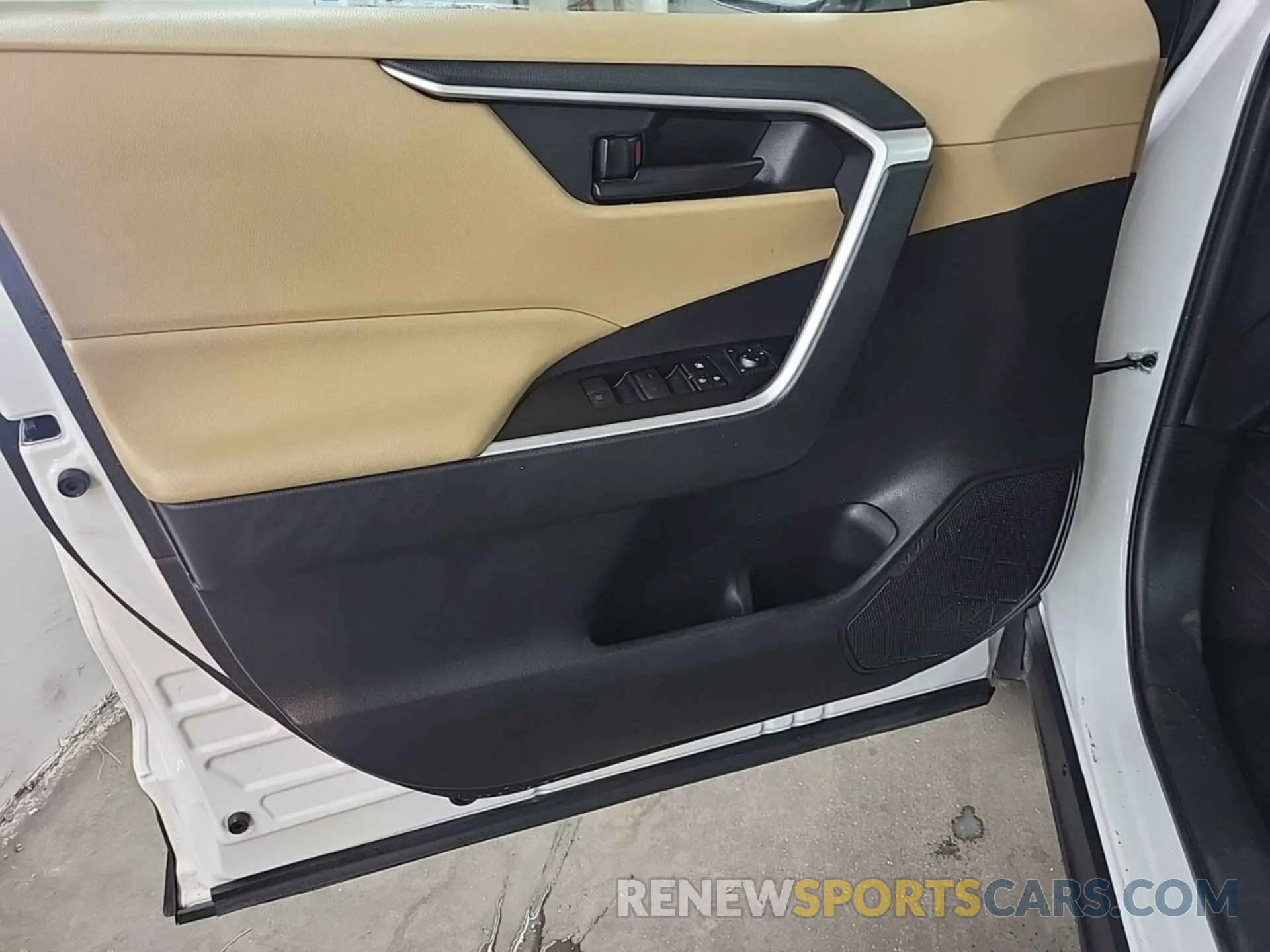 5 fotografías del automóvil dañado 2T3F1RFV0LW130438 TOYOTA RAV4 2020