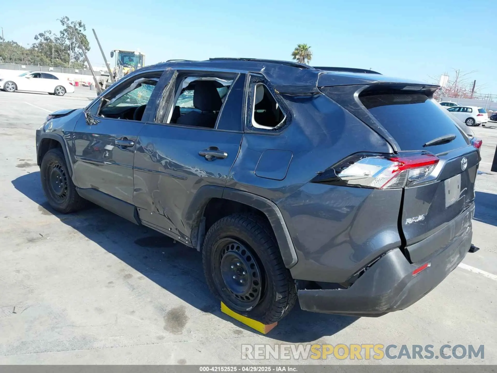 3 fotografías del automóvil dañado 2T3F1RFV2LC115473 TOYOTA RAV4 2020