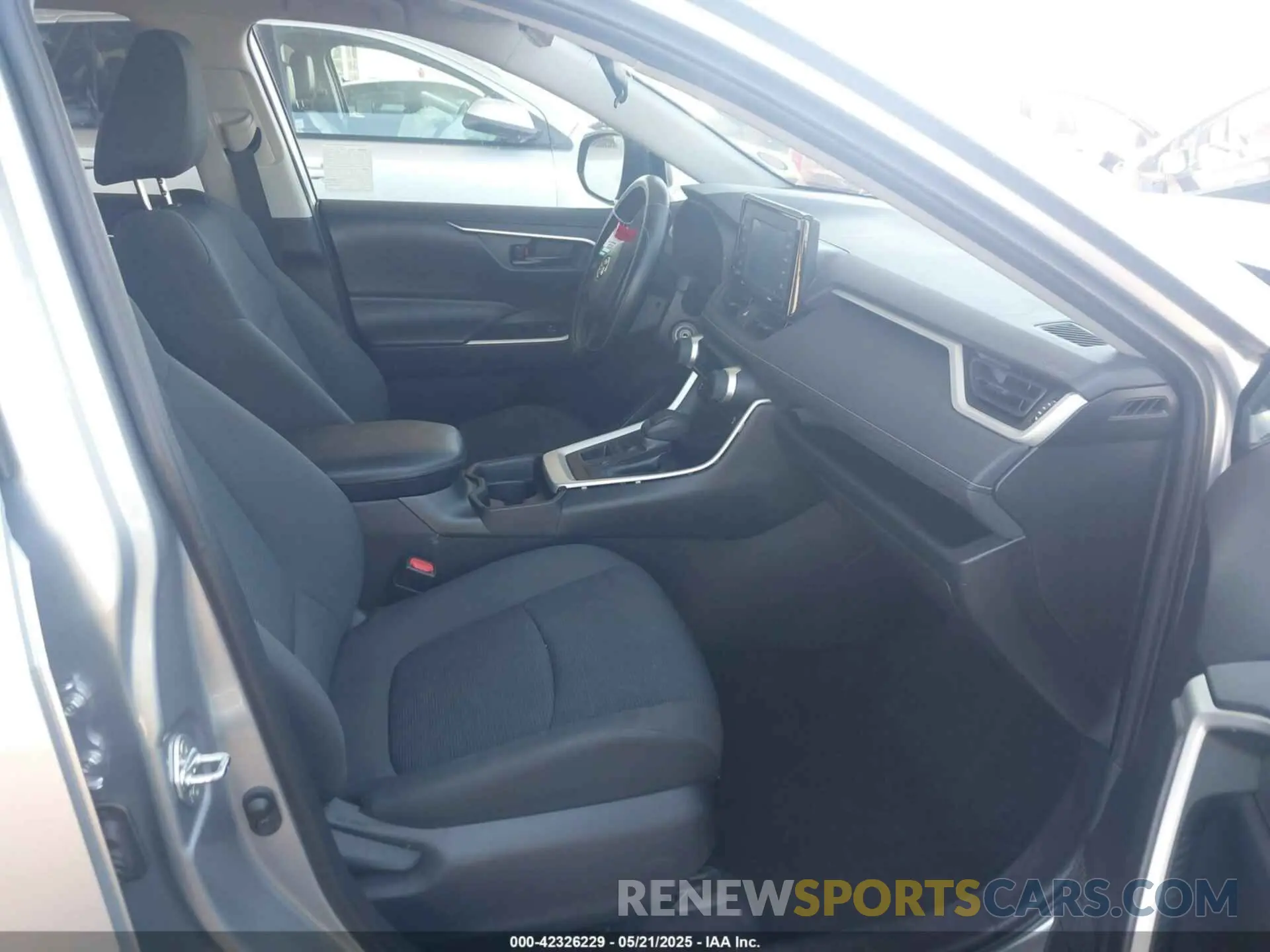 5 fotografías del automóvil dañado 2T3F1RFV3LC101758 TOYOTA RAV4 2020
