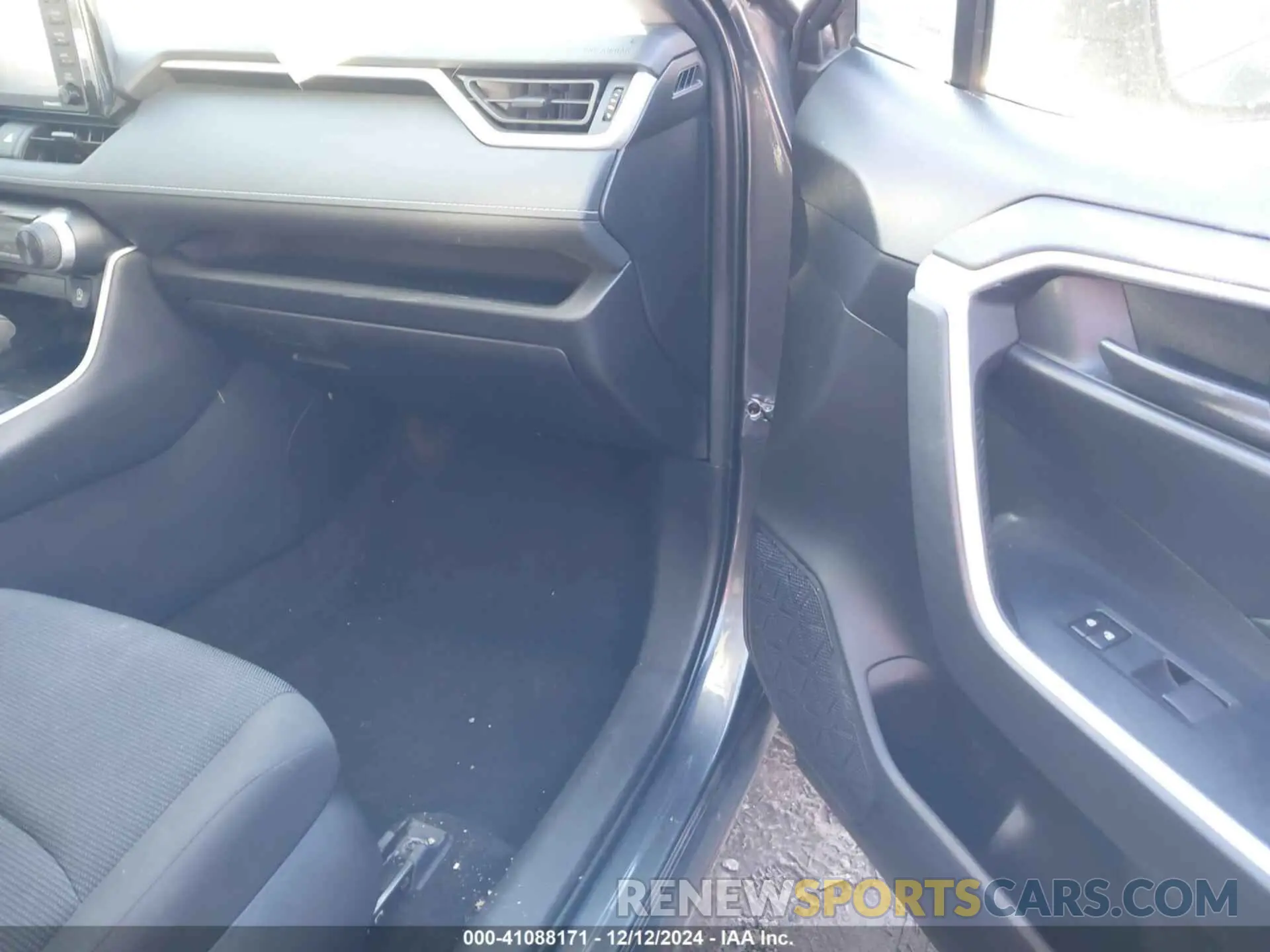 5 fotografías del automóvil dañado 2T3F1RFV3LC106703 TOYOTA RAV4 2020