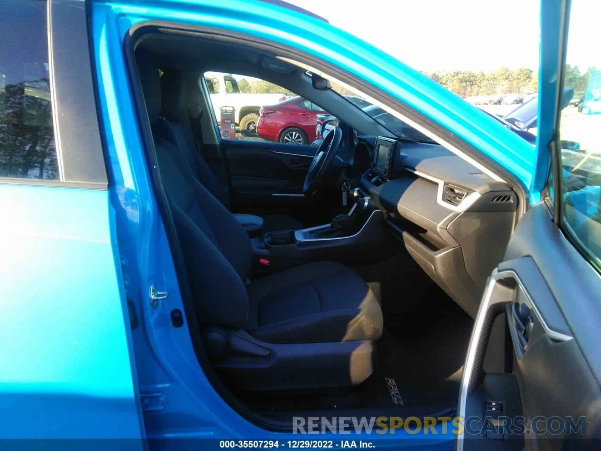 5 fotografías del automóvil dañado 2T3H1RFV0LW068547 TOYOTA RAV4 2020