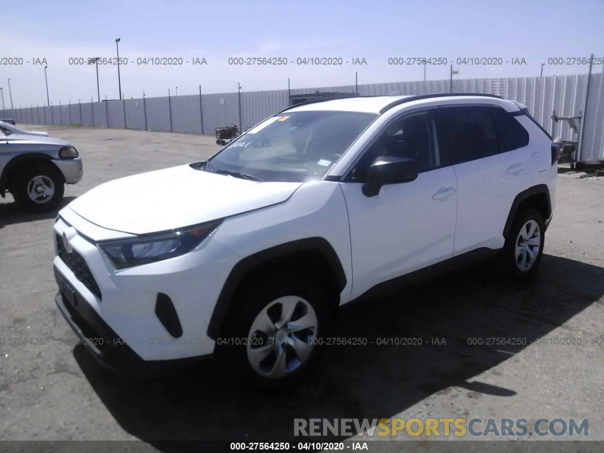 2 fotografías del automóvil dañado 2T3H1RFV1LC047031 TOYOTA RAV4 2020