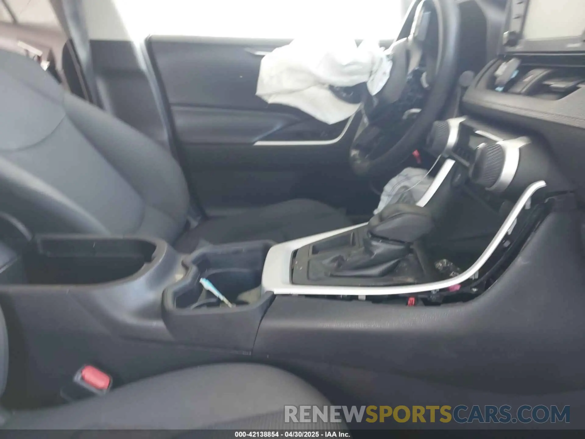 5 fotografías del automóvil dañado 2T3H1RFV3LC068821 TOYOTA RAV4 2020
