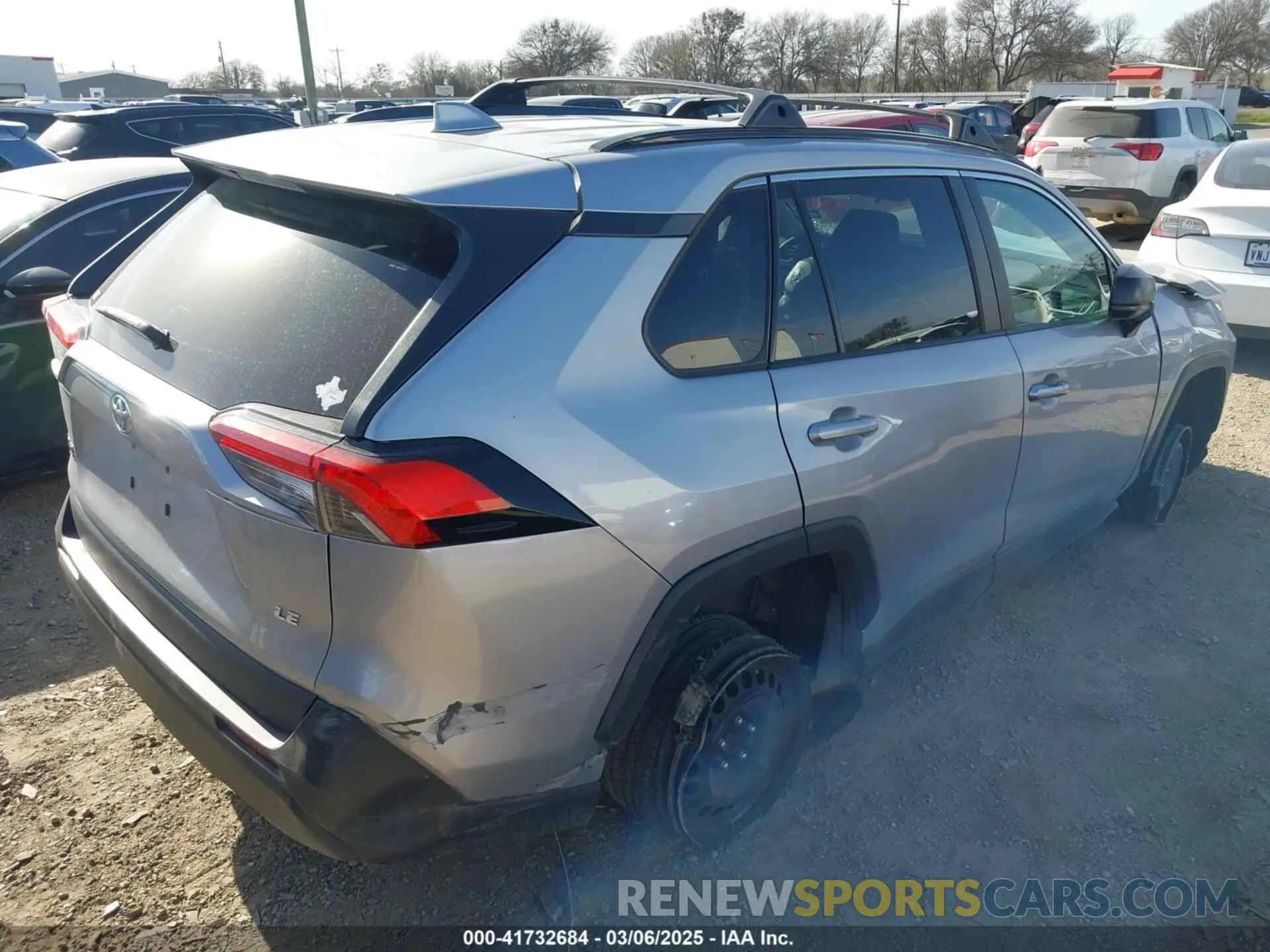 4 fotografías del automóvil dañado 2T3H1RFV3LW088078 TOYOTA RAV4 2020