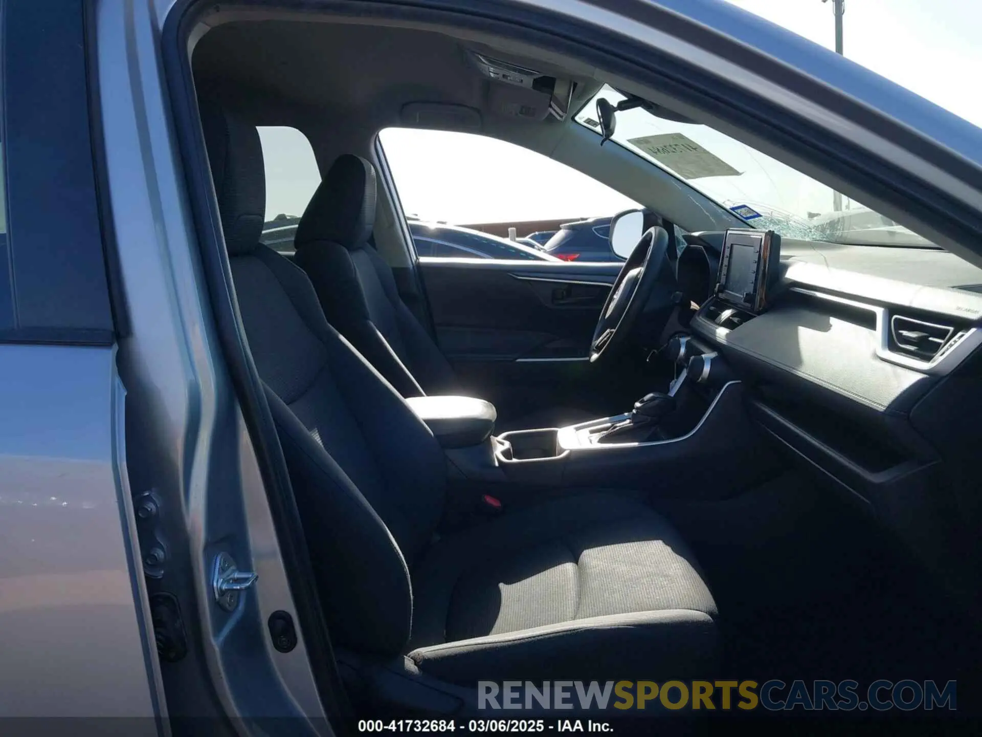 5 fotografías del automóvil dañado 2T3H1RFV3LW088078 TOYOTA RAV4 2020