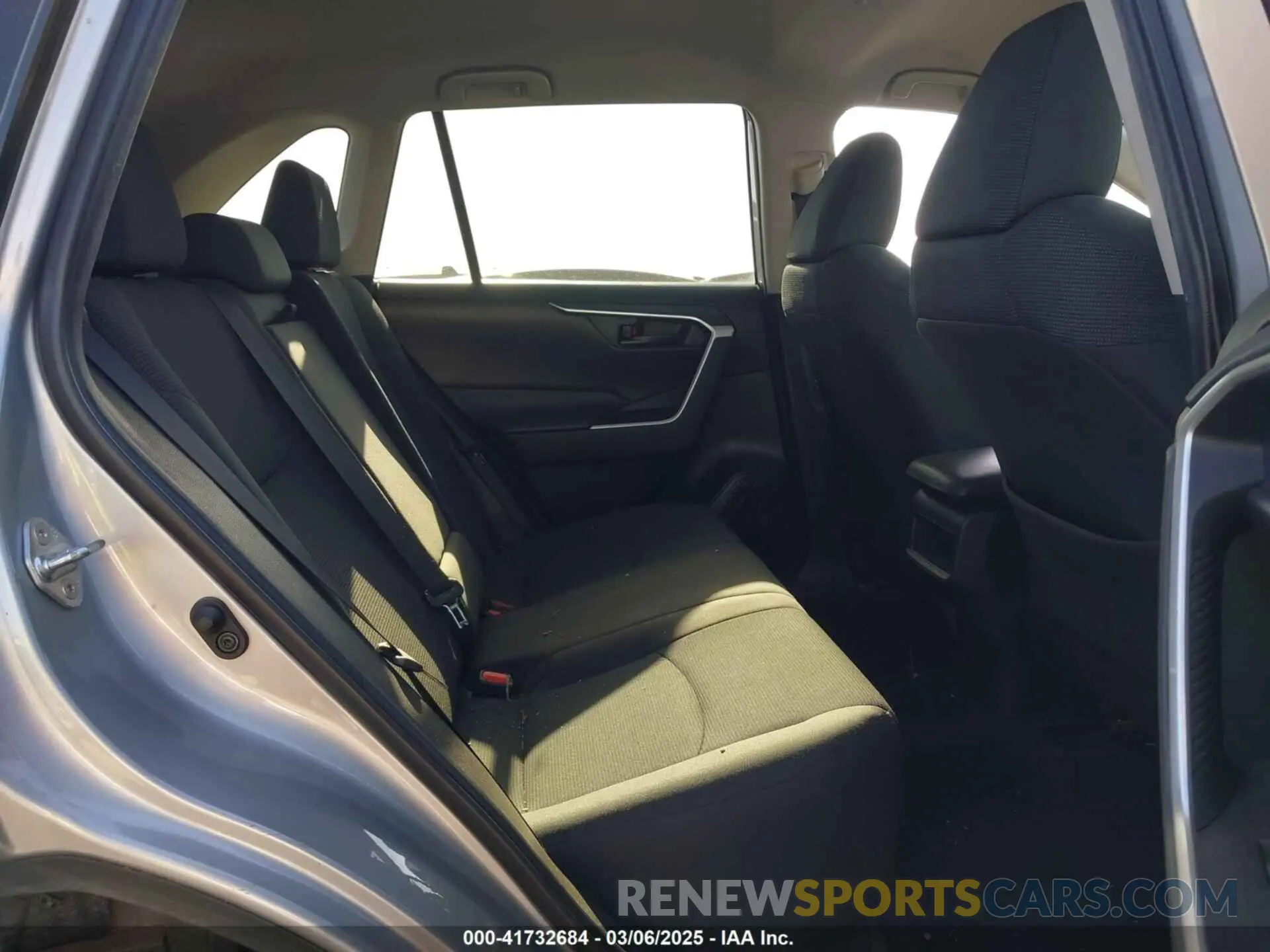 8 fotografías del automóvil dañado 2T3H1RFV3LW088078 TOYOTA RAV4 2020
