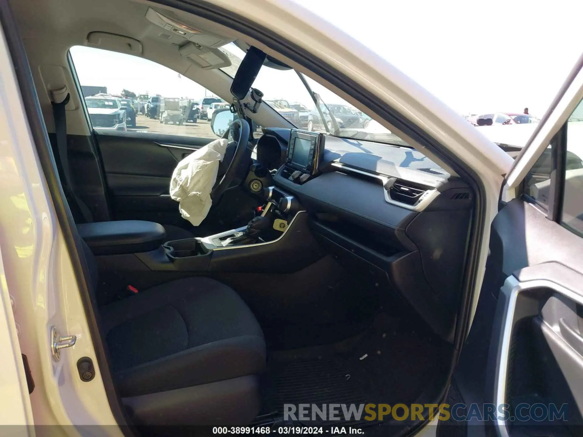 5 fotografías del automóvil dañado 2T3H1RFVXLW079653 TOYOTA RAV4 2020