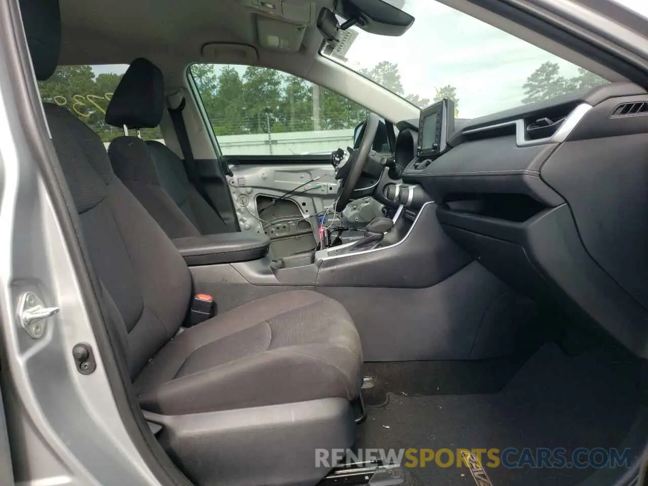 5 fotografías del automóvil dañado 2T3K1RFV3LW059444 TOYOTA RAV4 2020