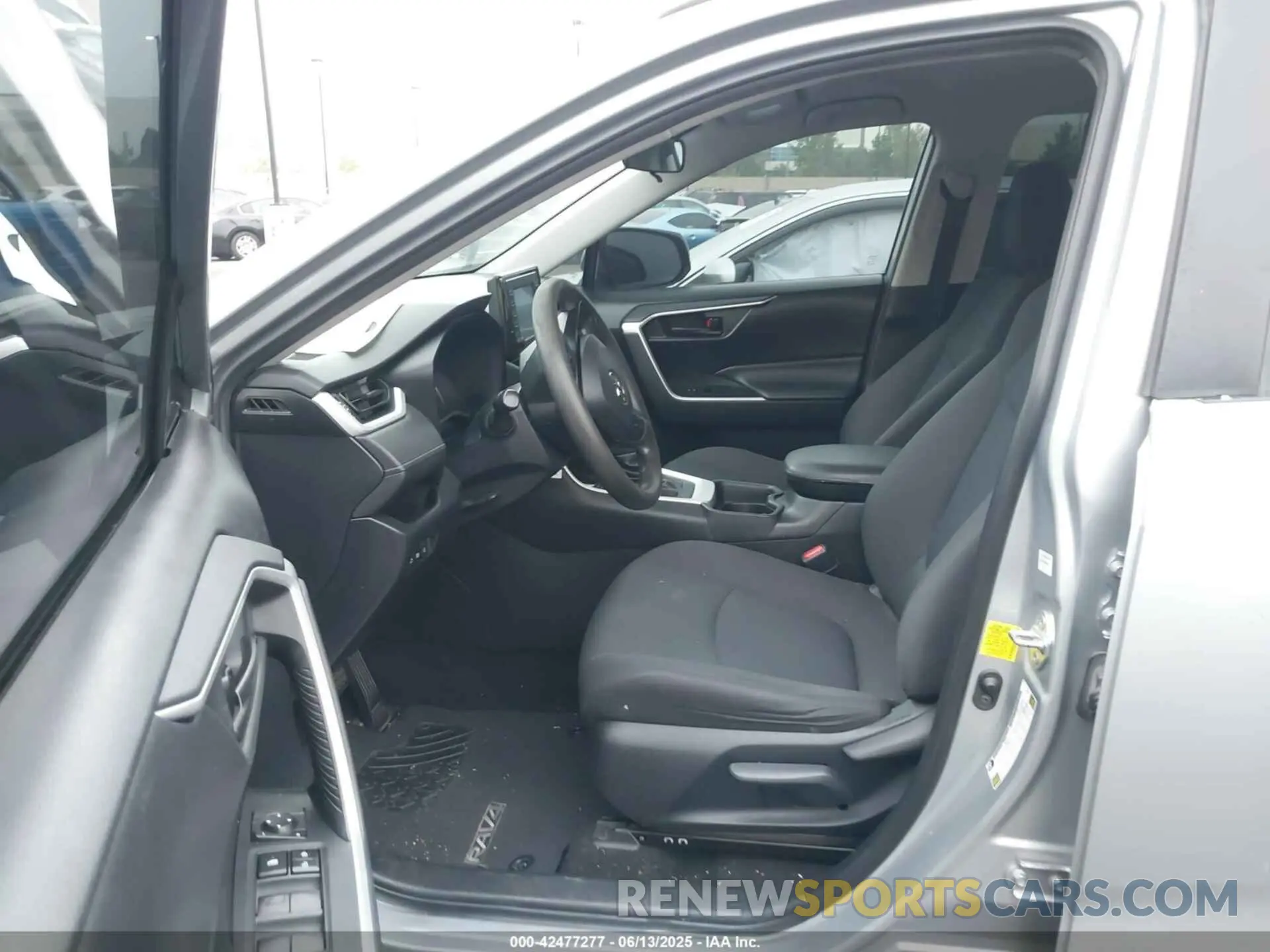 5 fotografías del automóvil dañado 2T3K1RFV5LW070848 TOYOTA RAV4 2020