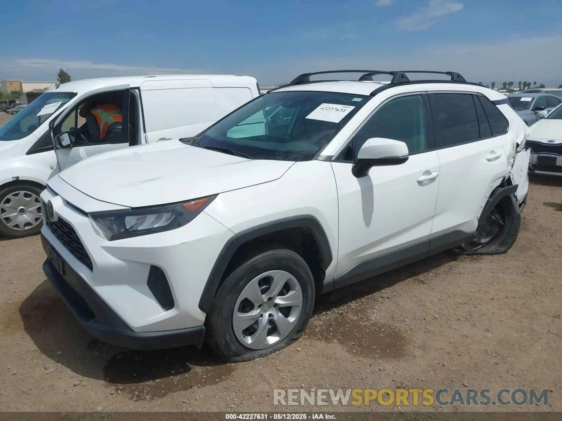 2 fotografías del automóvil dañado 2T3K1RFV5LW084927 TOYOTA RAV4 2020