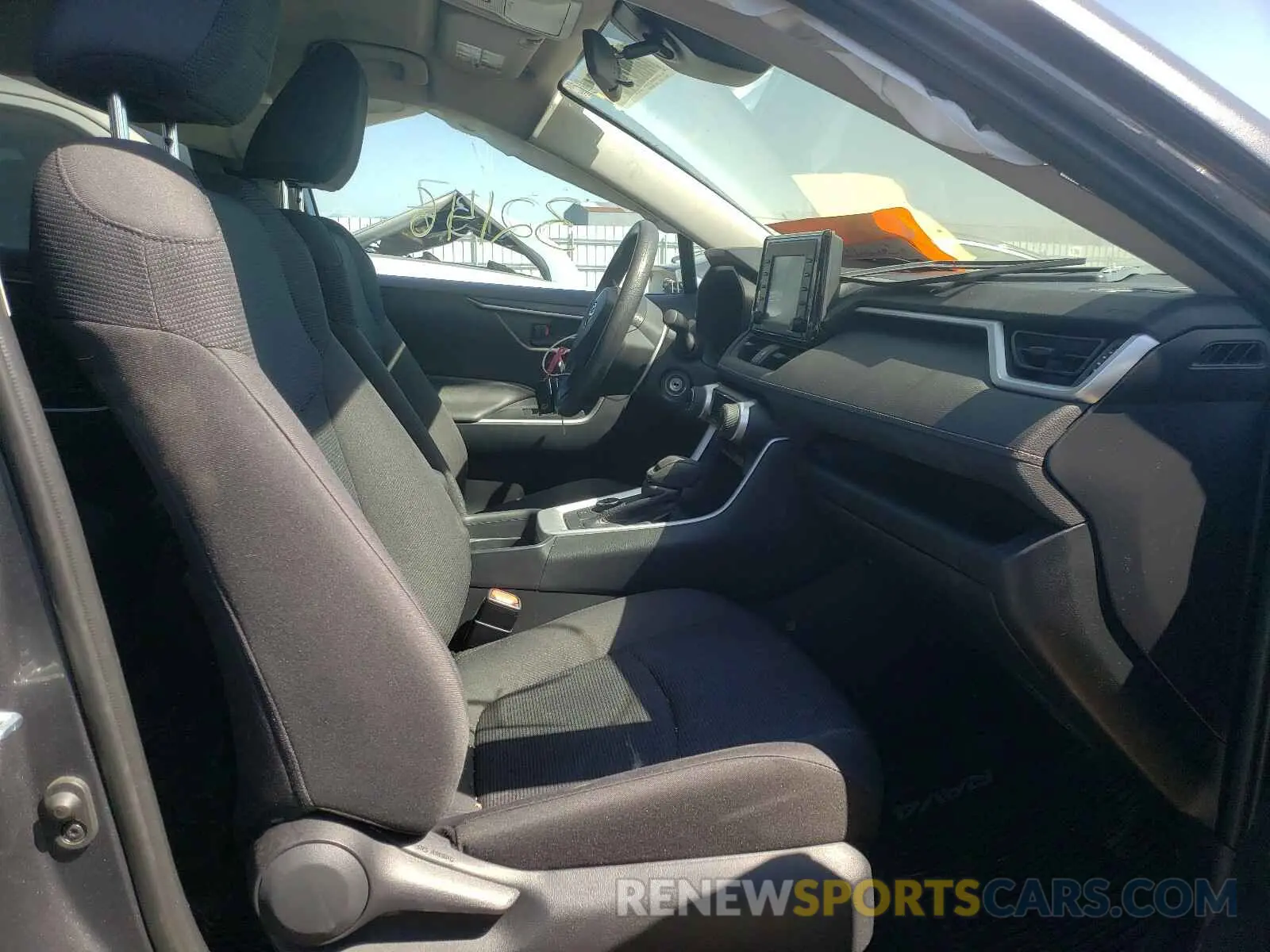 5 fotografías del automóvil dañado 2T3MWRFV7LW050983 TOYOTA RAV4 2020