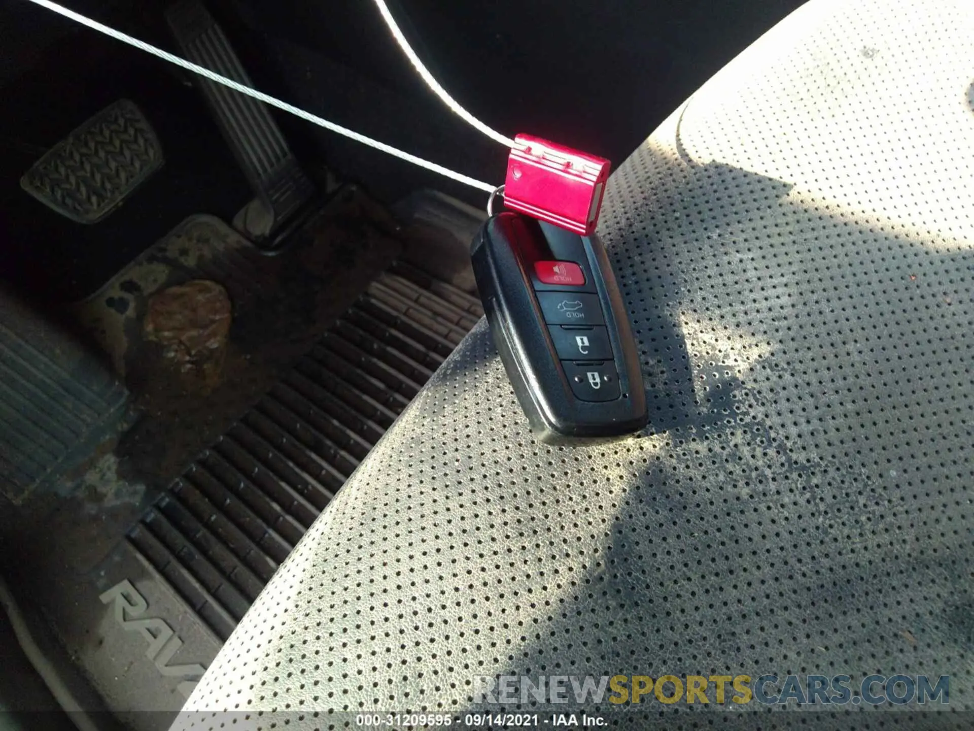 11 fotografías del automóvil dañado 2T3N1RFVXLW093250 TOYOTA RAV4 2020
