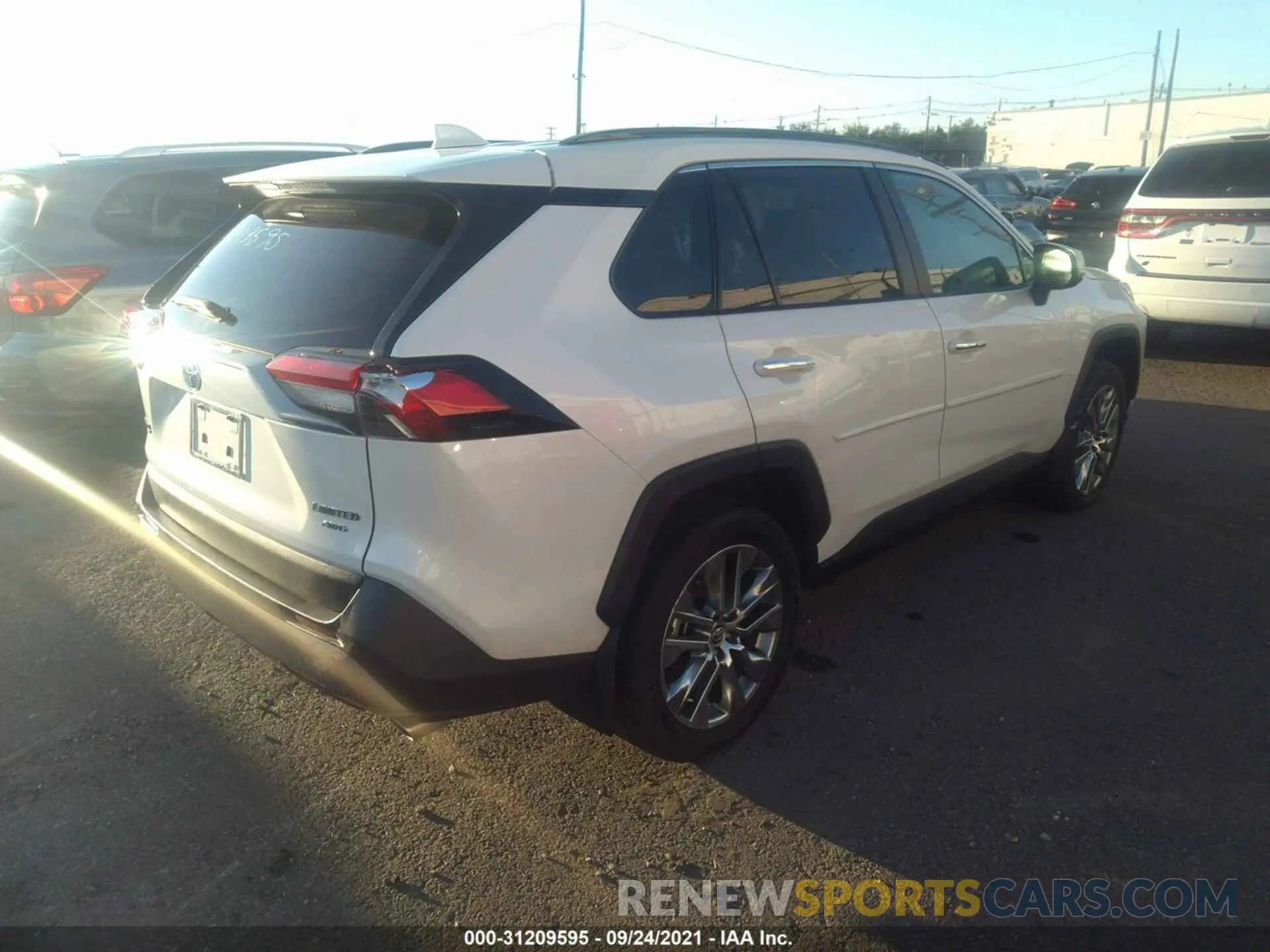 4 fotografías del automóvil dañado 2T3N1RFVXLW093250 TOYOTA RAV4 2020