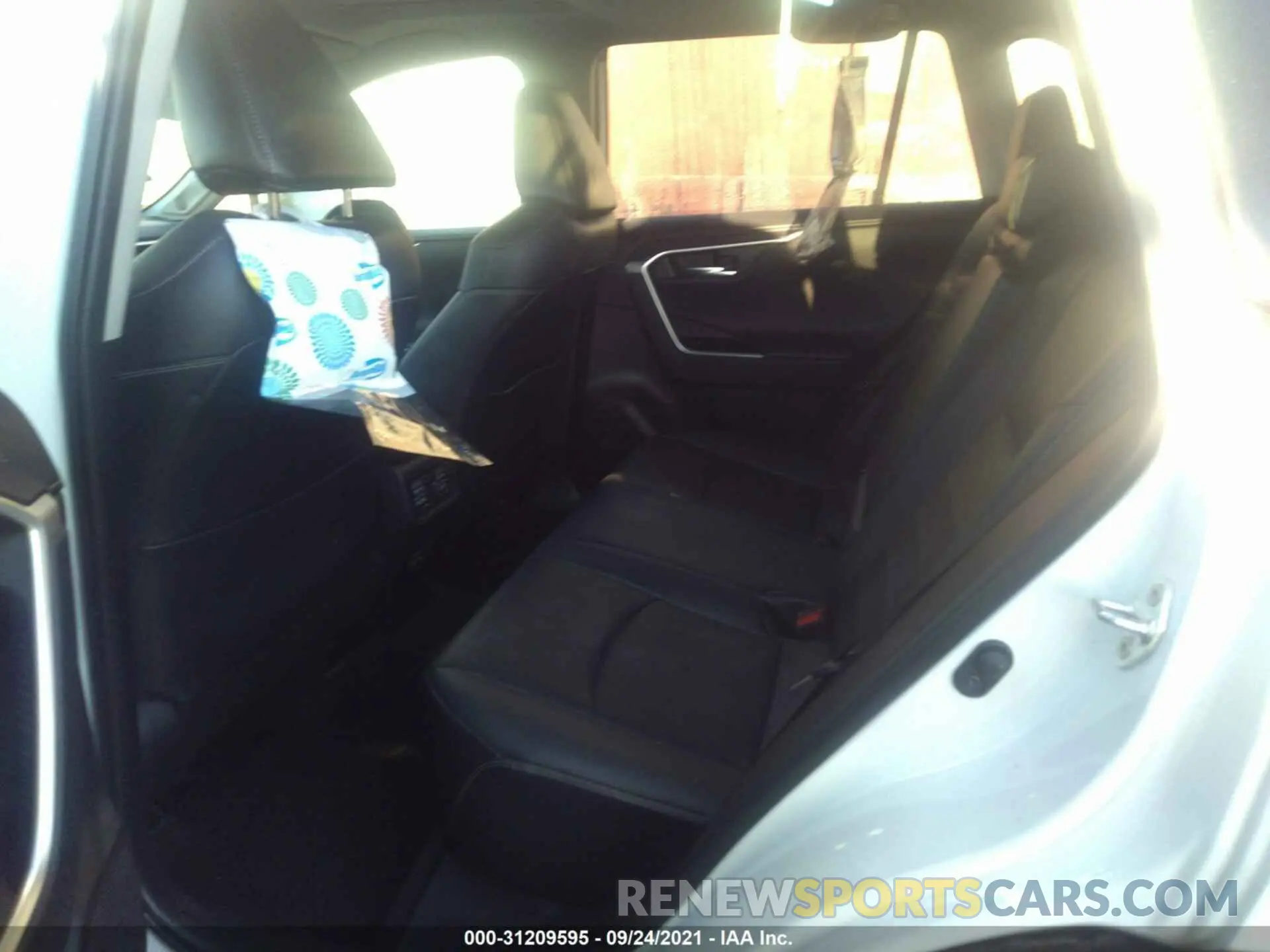 8 fotografías del automóvil dañado 2T3N1RFVXLW093250 TOYOTA RAV4 2020