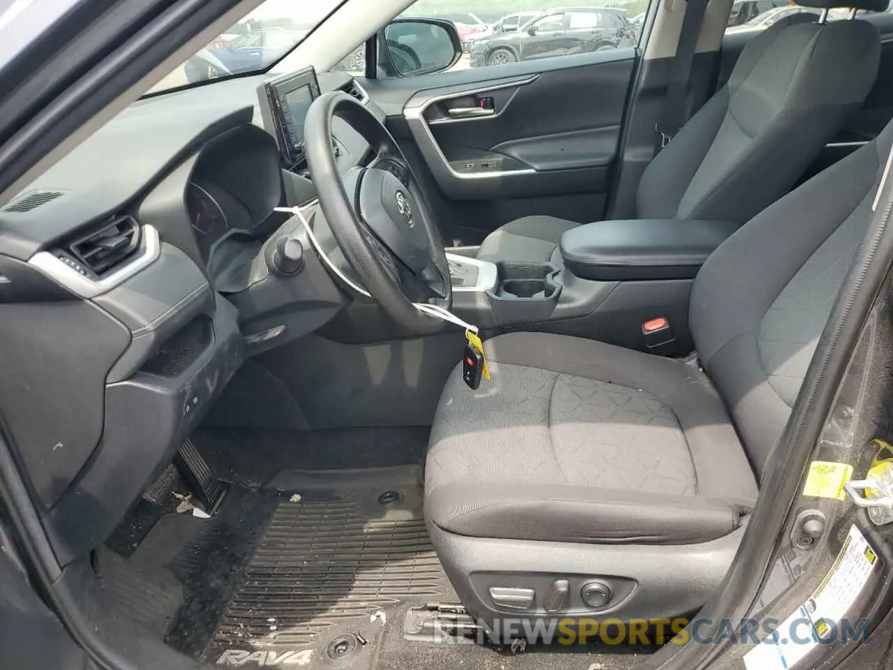 7 fotografías del automóvil dañado 2T3P1RFV0LW103101 TOYOTA RAV4 2020