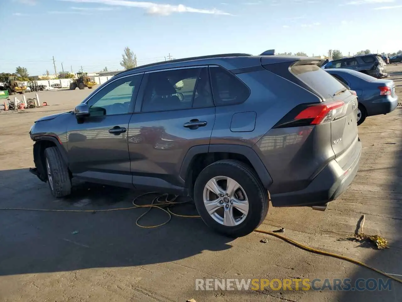 2 fotografías del automóvil dañado 2T3P1RFV1LC102735 TOYOTA RAV4 2020