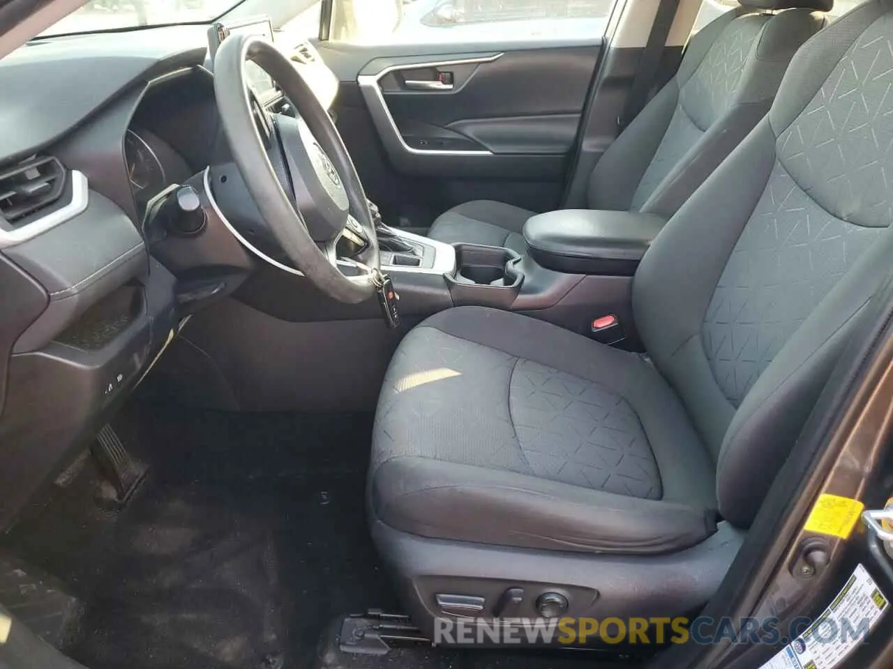 7 fotografías del automóvil dañado 2T3P1RFV1LC102735 TOYOTA RAV4 2020