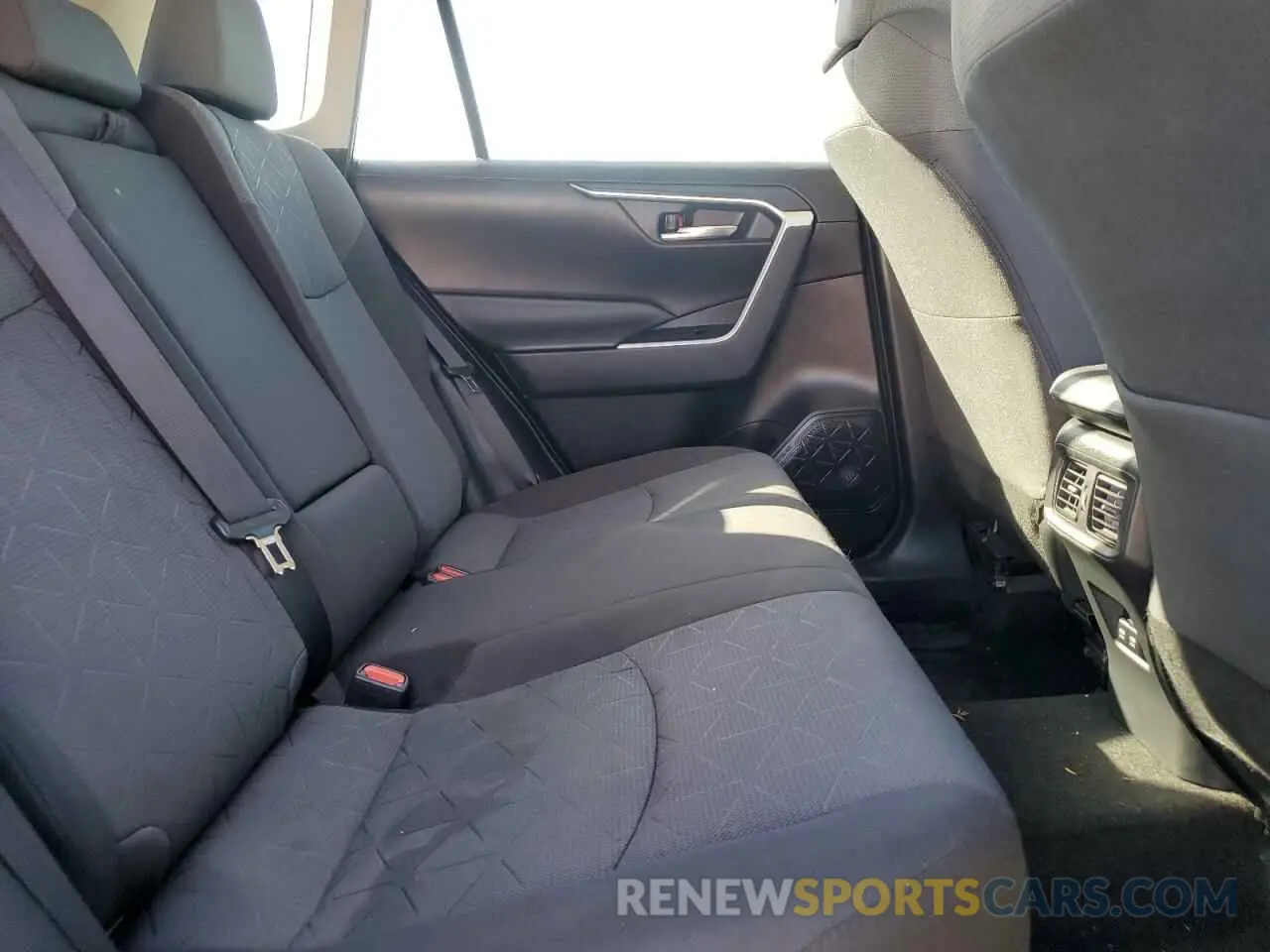 11 fotografías del automóvil dañado 2T3P1RFV2LW123463 TOYOTA RAV4 2020