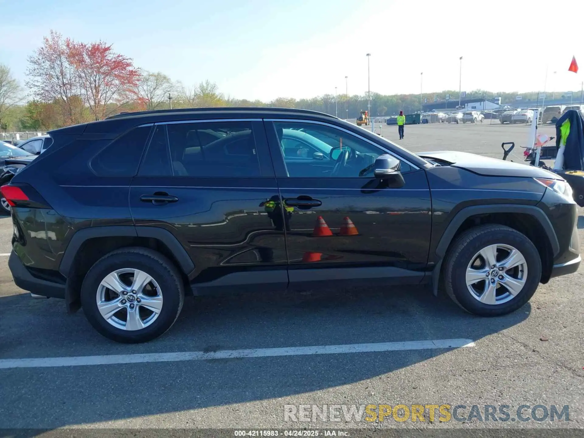 13 fotografías del automóvil dañado 2T3P1RFV5LW117270 TOYOTA RAV4 2020