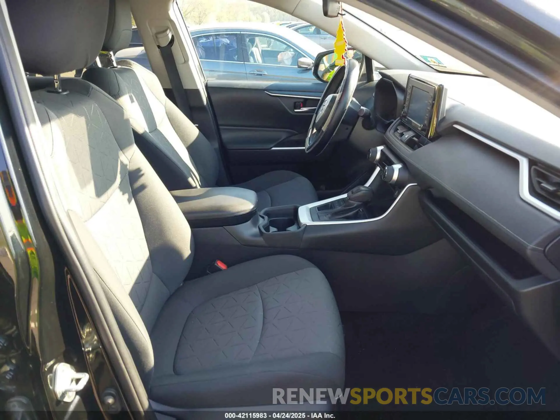 5 fotografías del automóvil dañado 2T3P1RFV5LW117270 TOYOTA RAV4 2020